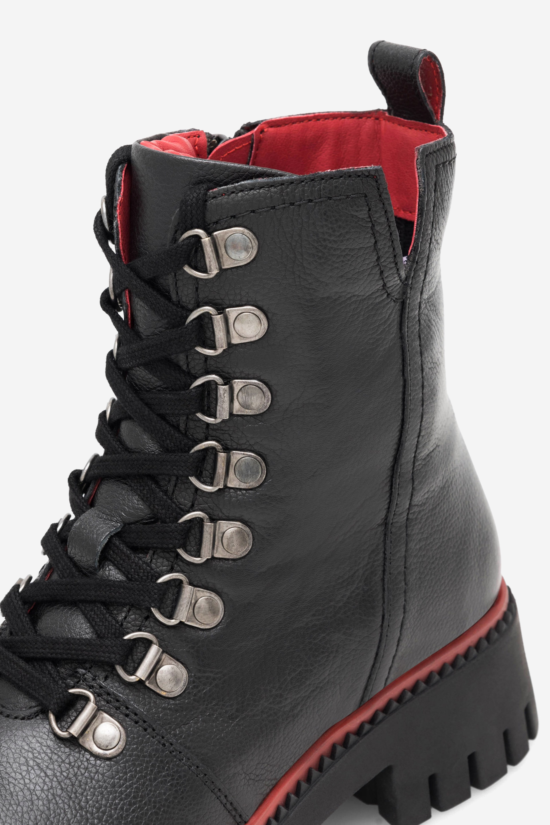 Šněrovací vyšší obuv ČERNÁ