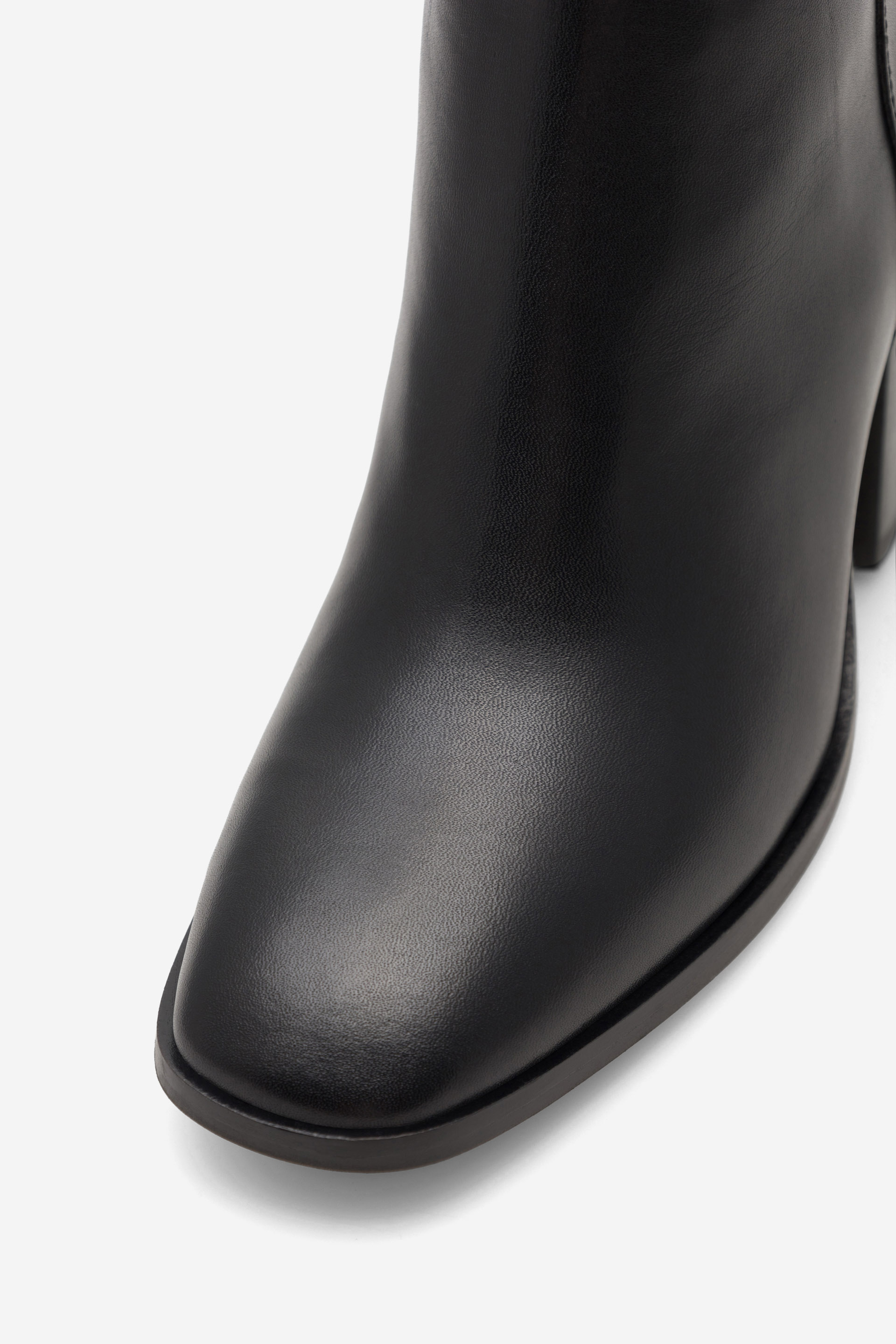 Kotníková obuv ČERNÁ