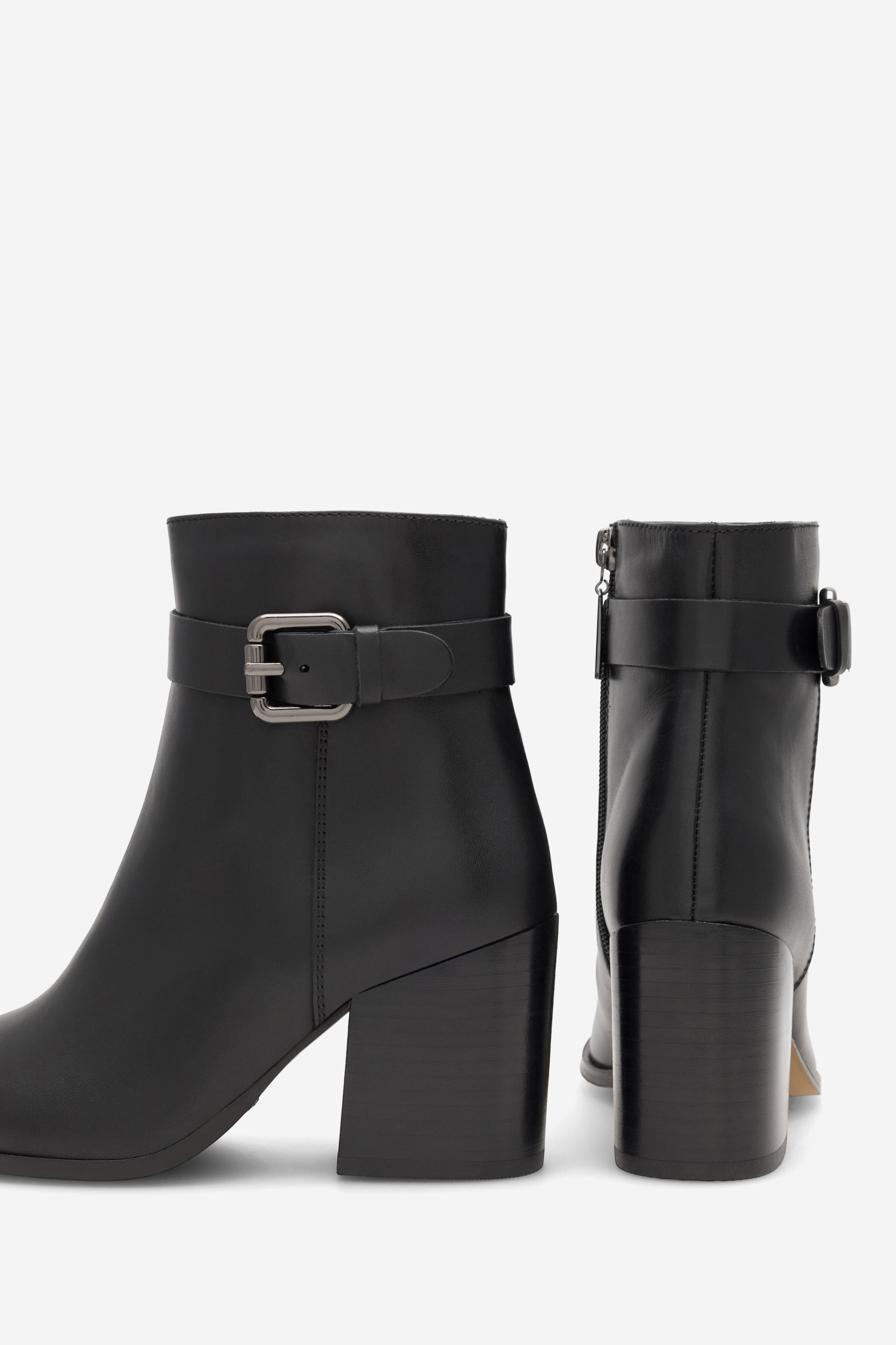 Kotníková obuv ČERNÁ