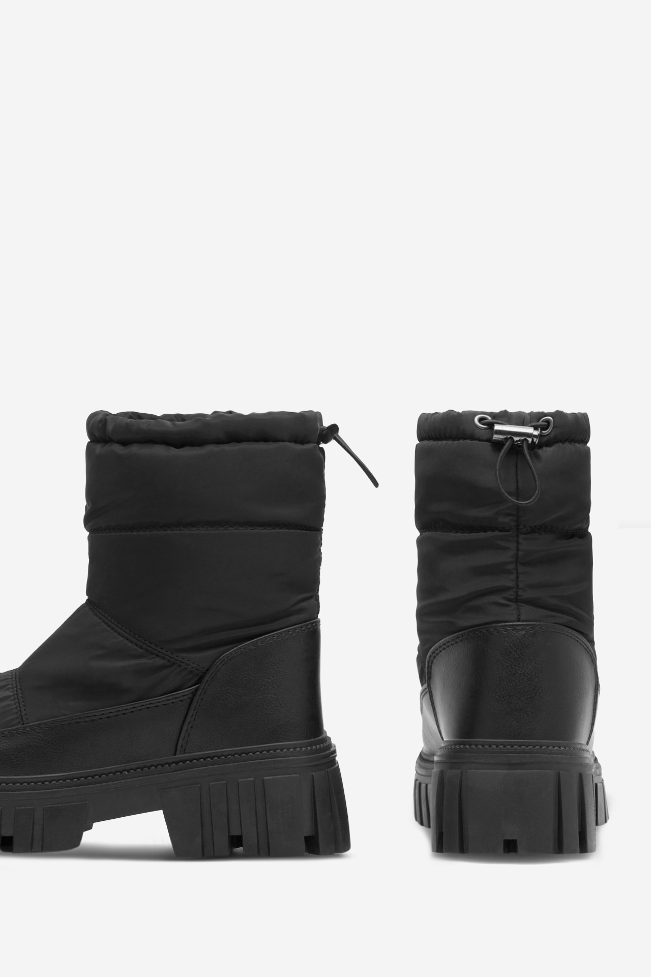 Kotníková obuv ČERNÁ