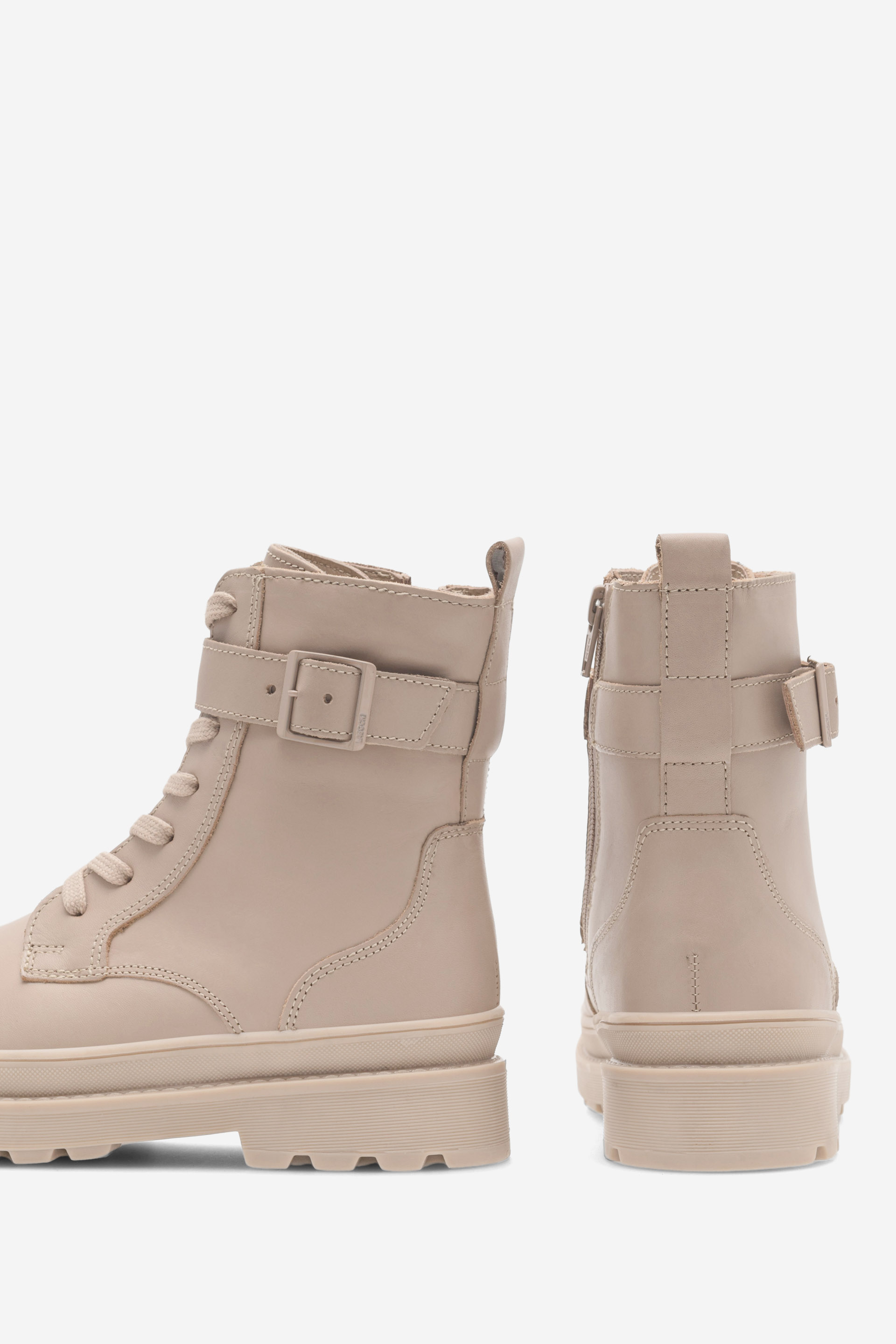 Gležnjarji z vezalkami Buff