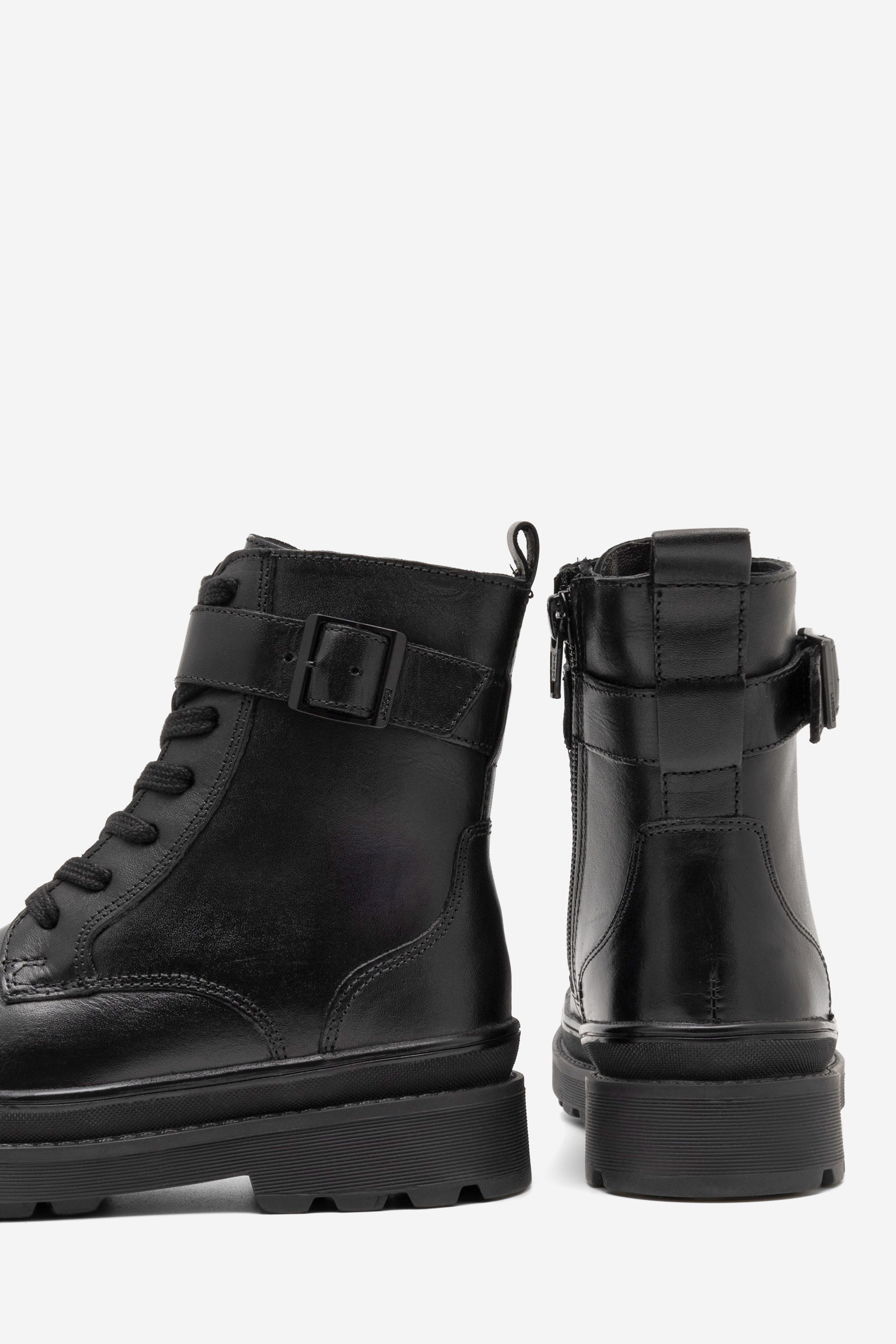 Gležnjarji z vezalkami Črna