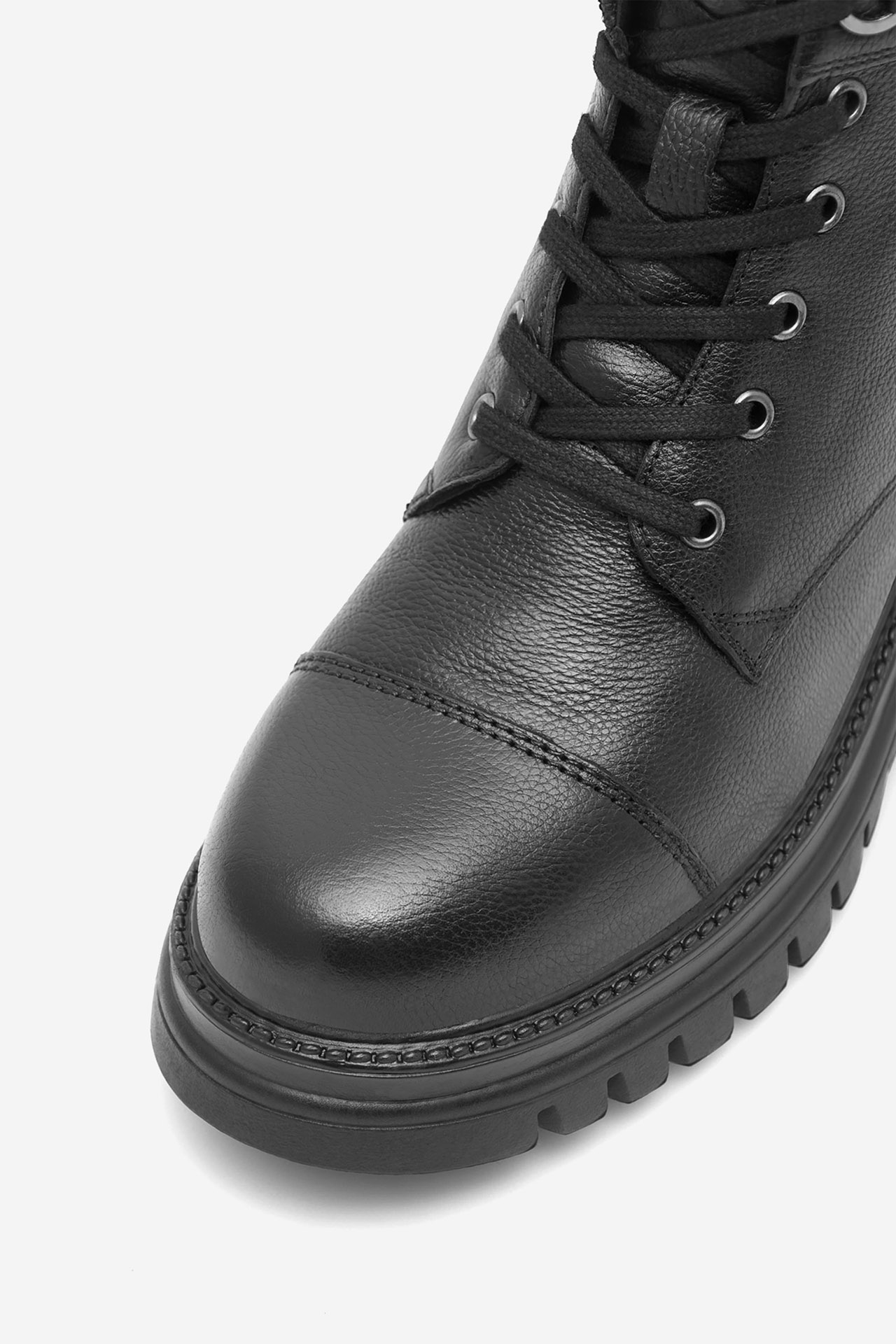 Šnurovacie topánky Čierna