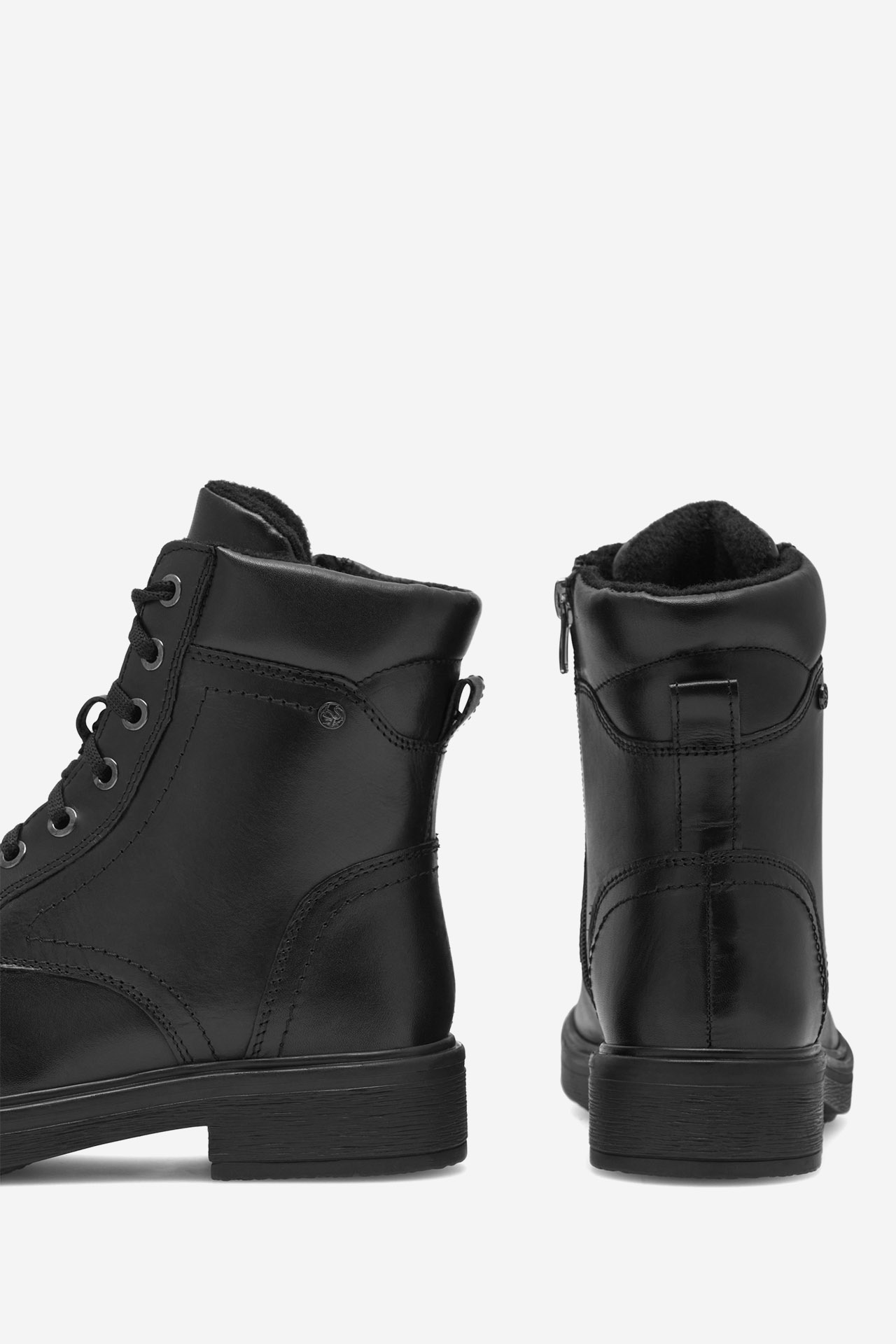 Šněrovací vyšší obuv ČERNÁ