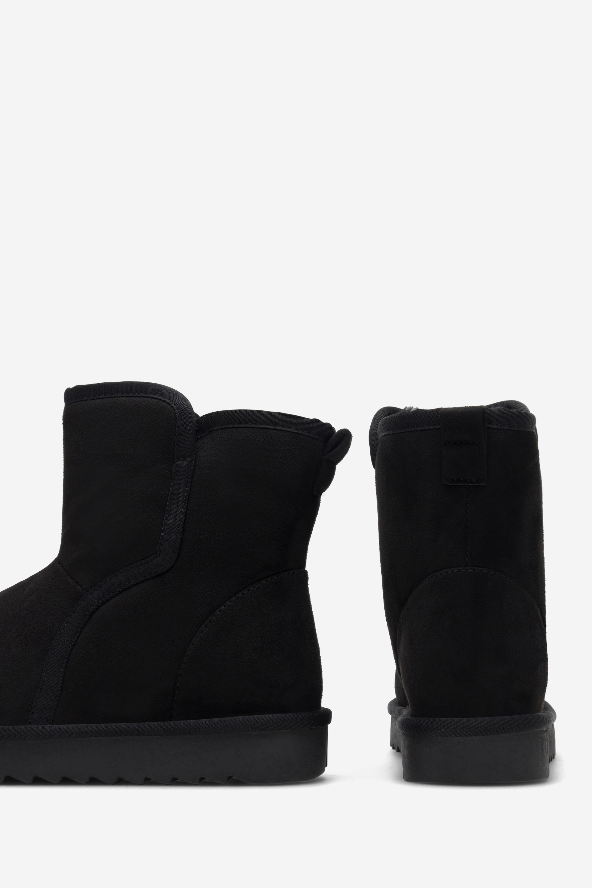 Kotníková obuv ČERNÁ