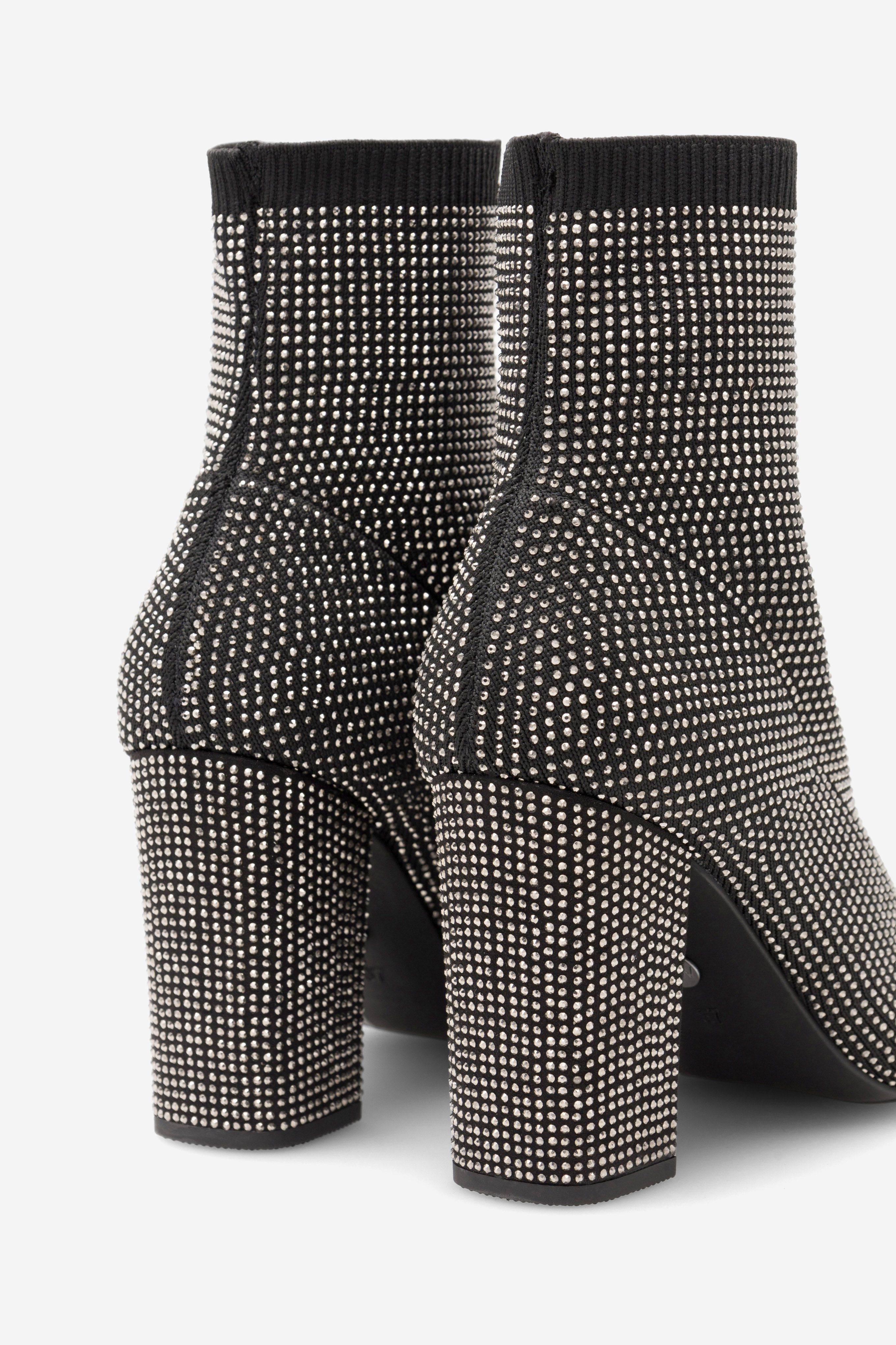 Kotníková obuv ČERNÁ