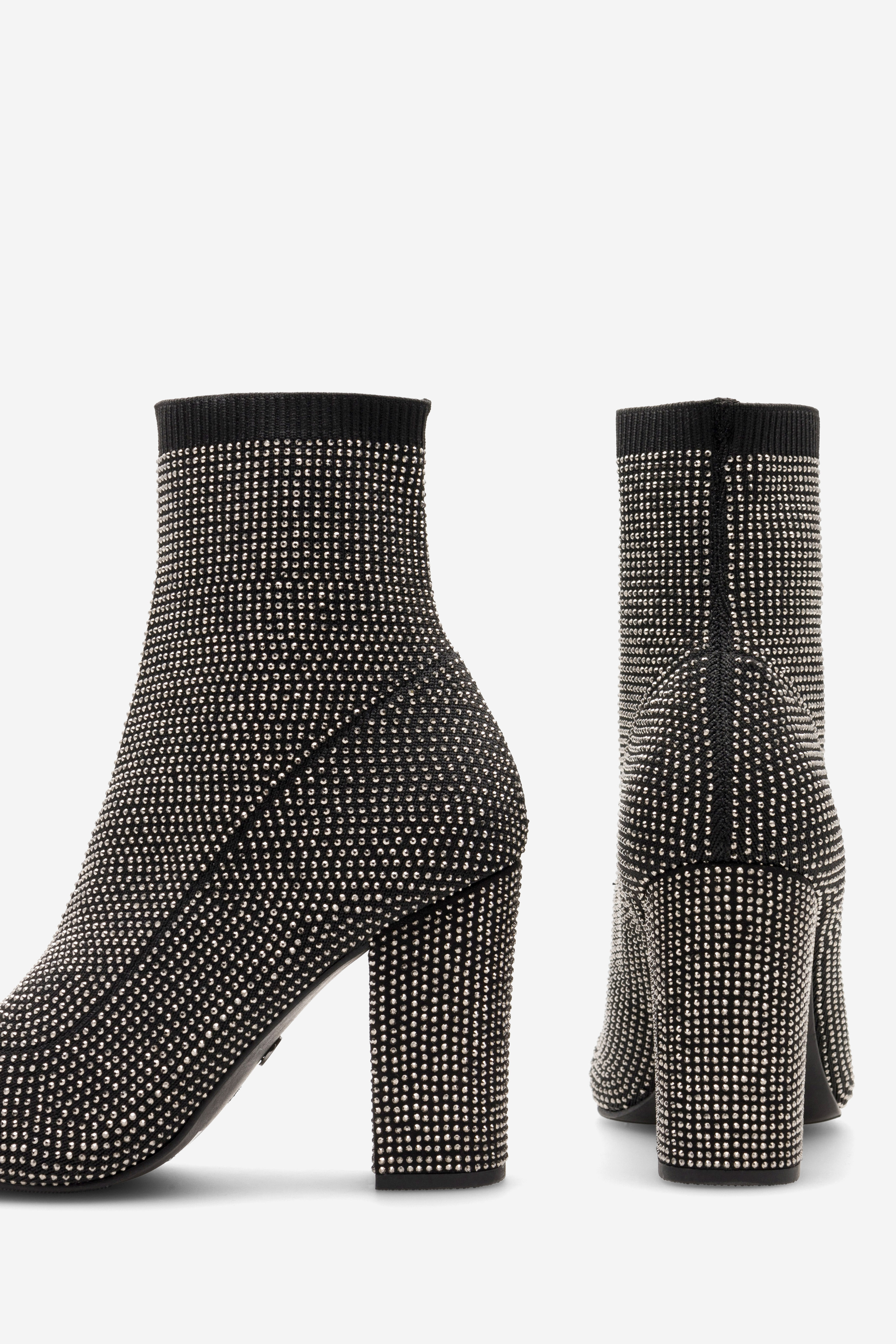 Kotníková obuv ČERNÁ