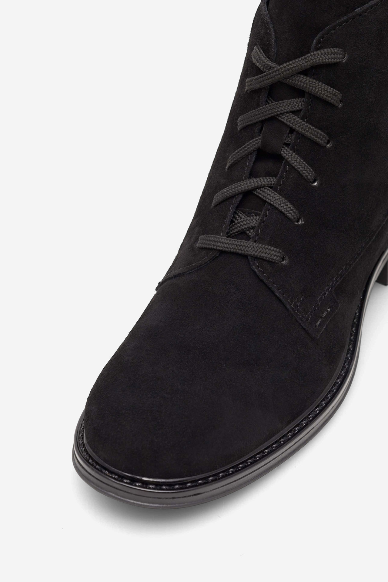 Šněrovací vyšší obuv ČERNÁ