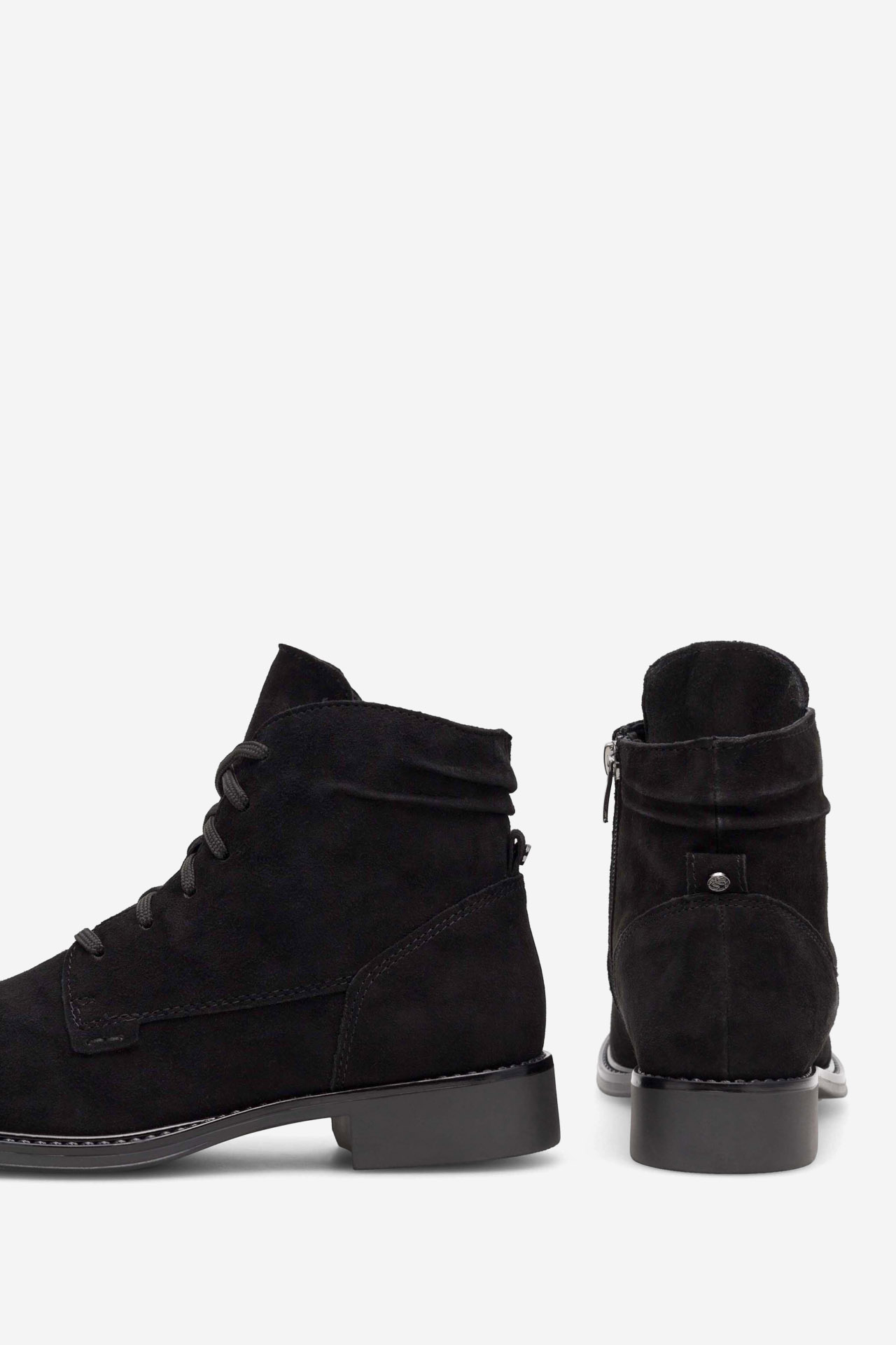 Šněrovací vyšší obuv ČERNÁ