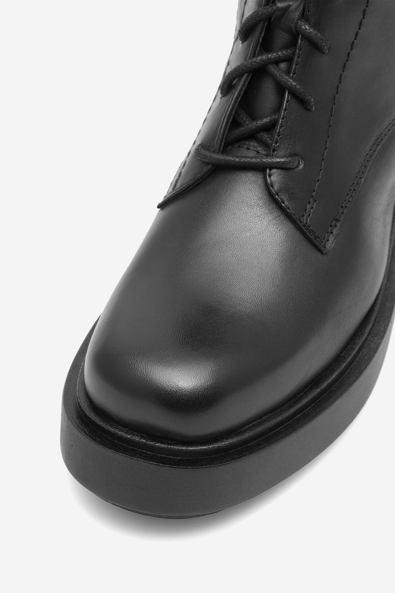 Šněrovací vyšší obuv ČERNÁ