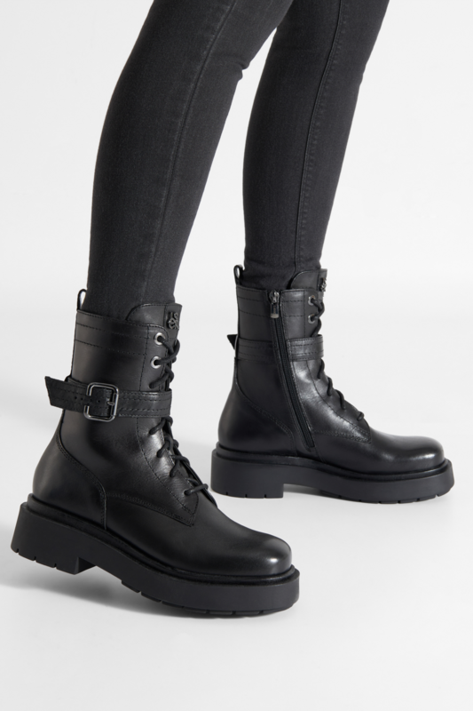 Šněrovací vyšší obuv ČERNÁ