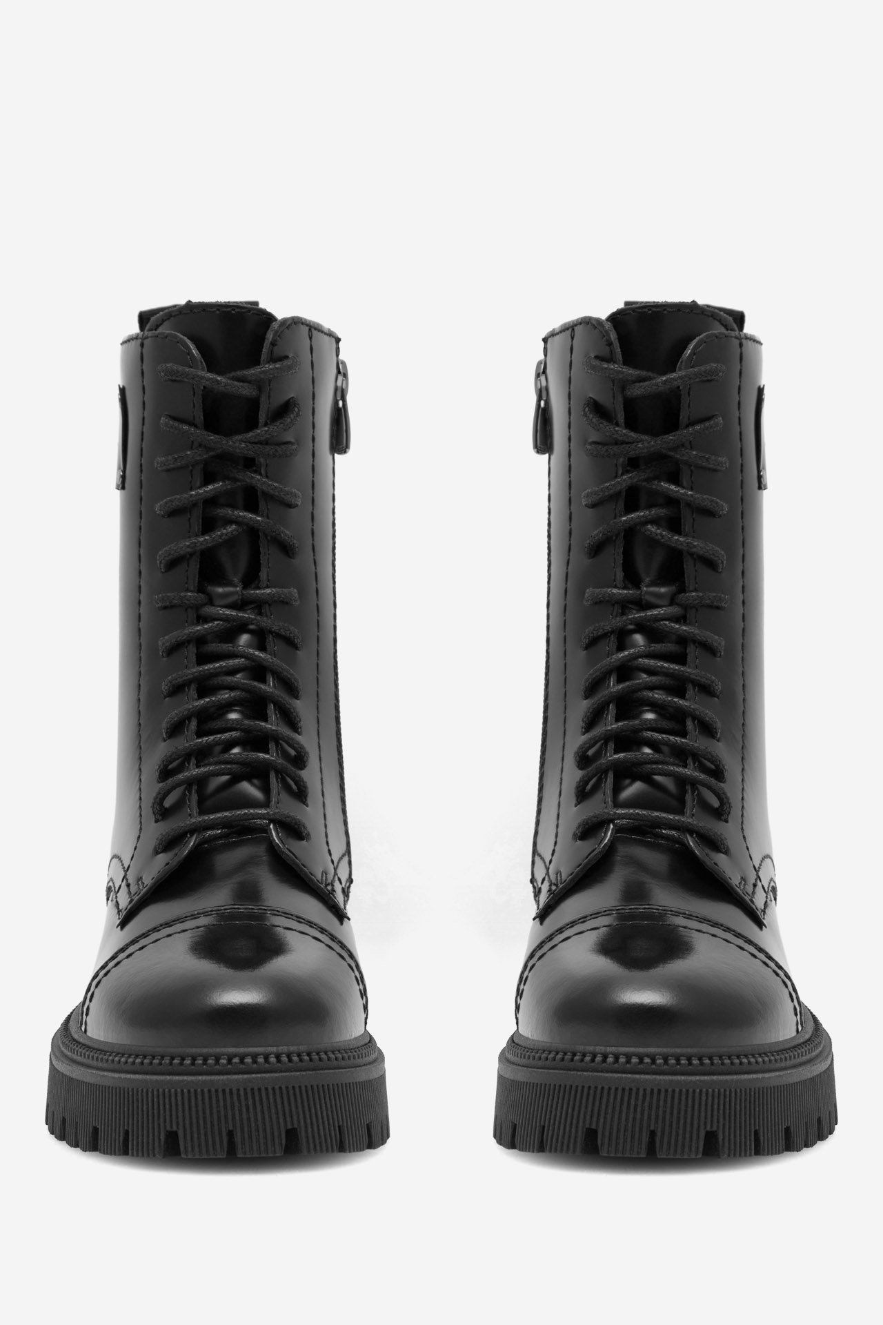 Šněrovací vyšší obuv ČERNÁ