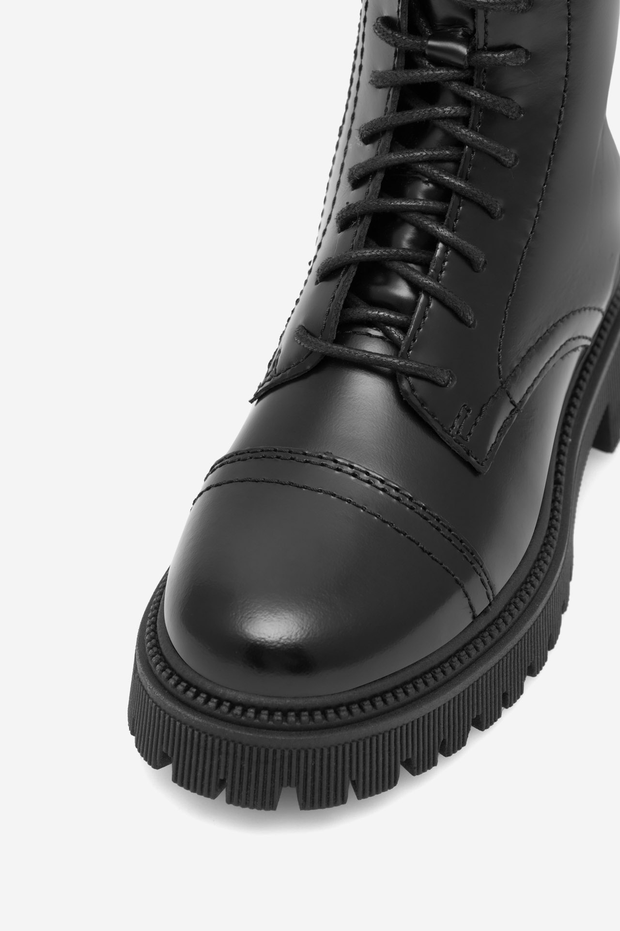 Šněrovací vyšší obuv ČERNÁ