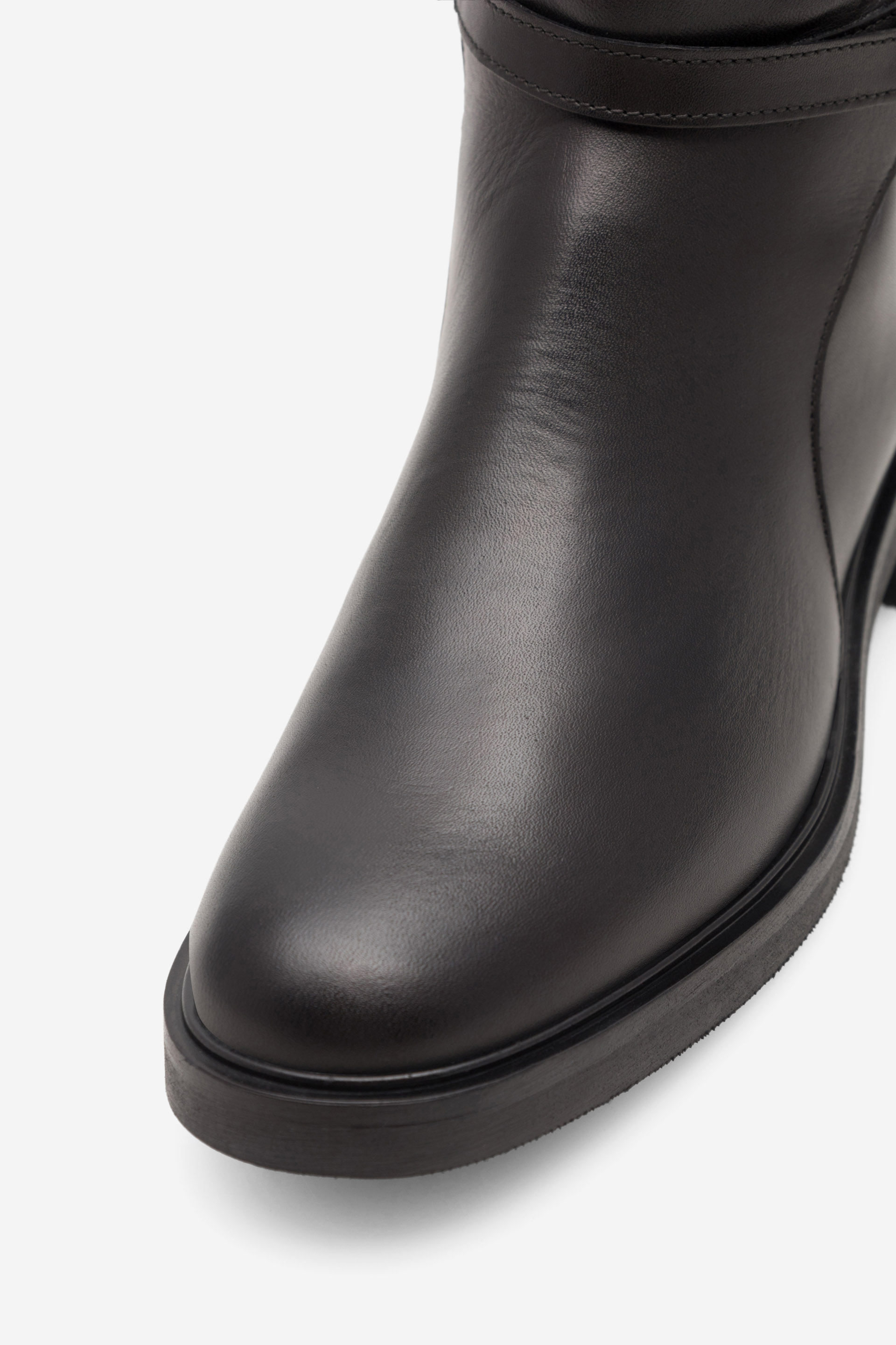 Kotníková obuv ČERNÁ