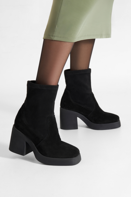 Kotníková obuv ČERNÁ