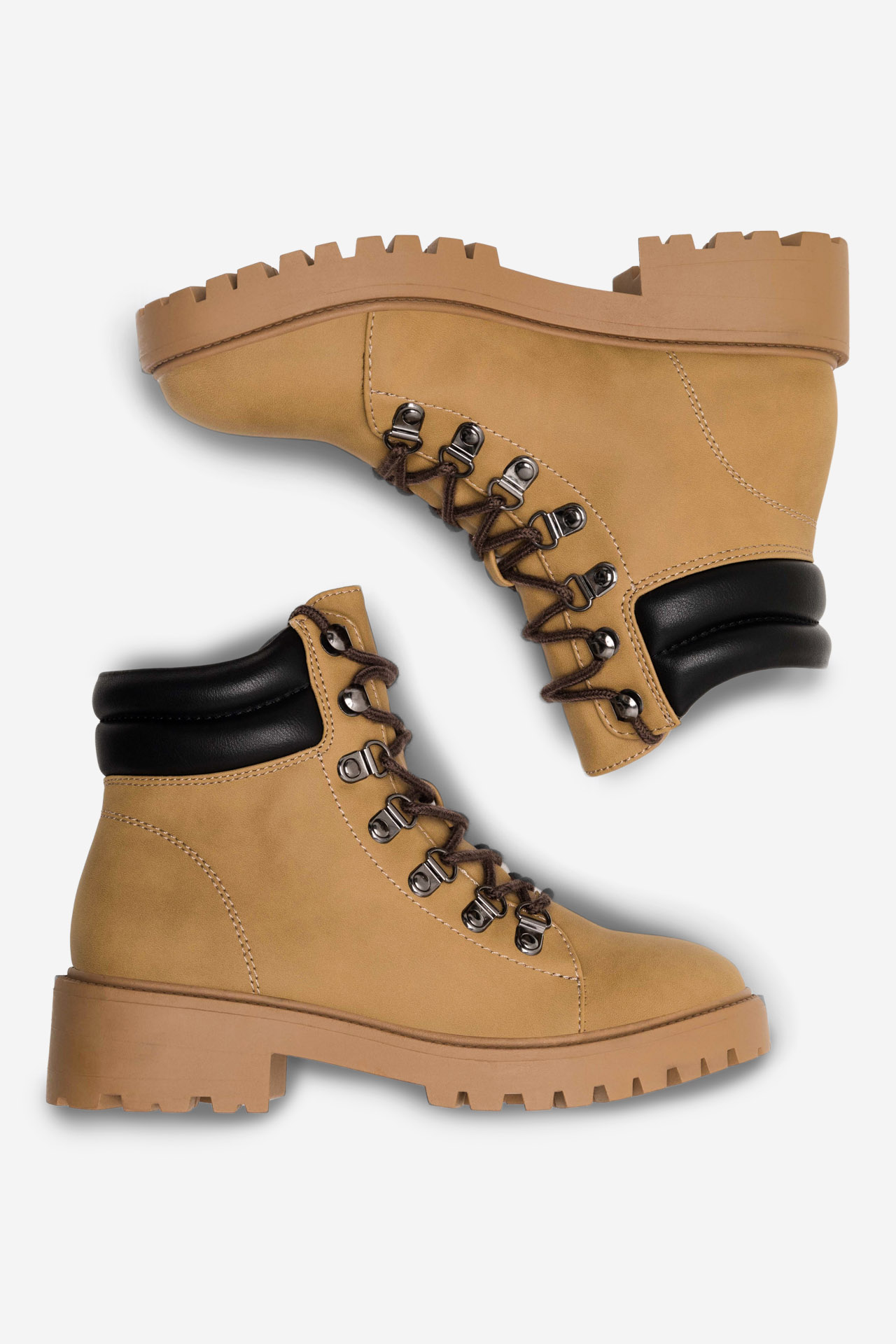 Šněrovací vyšší obuv CAMEL