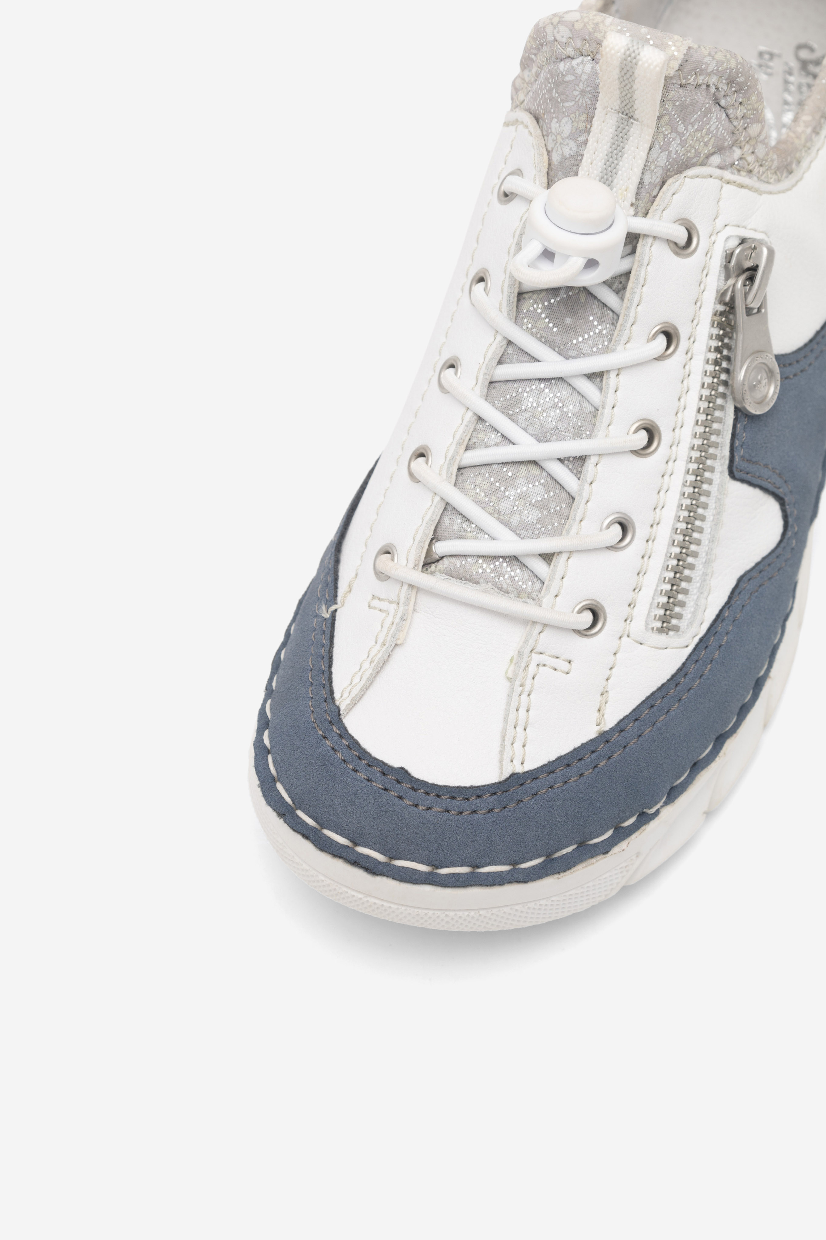 Pantofi închiși ALB