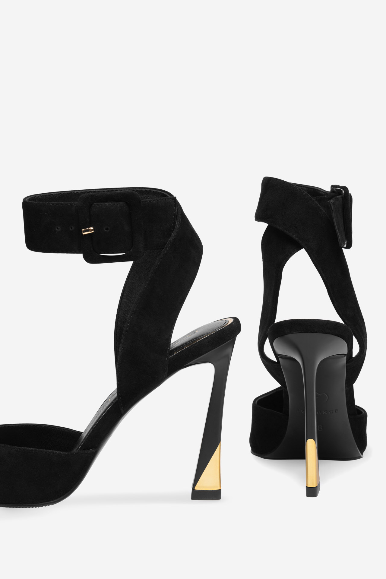 Čevlji z visoko peto Črna