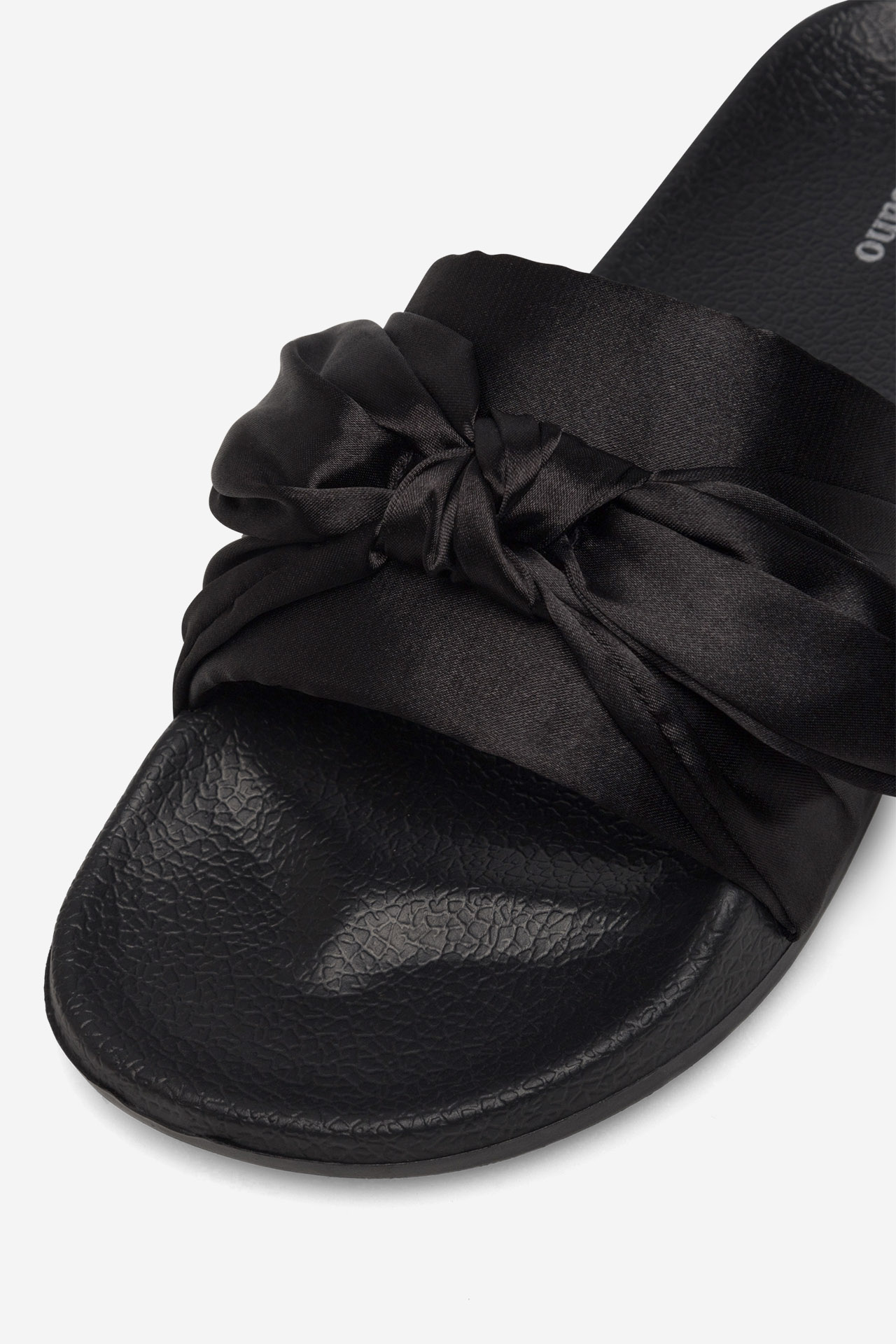 Natikači za bazen Črna