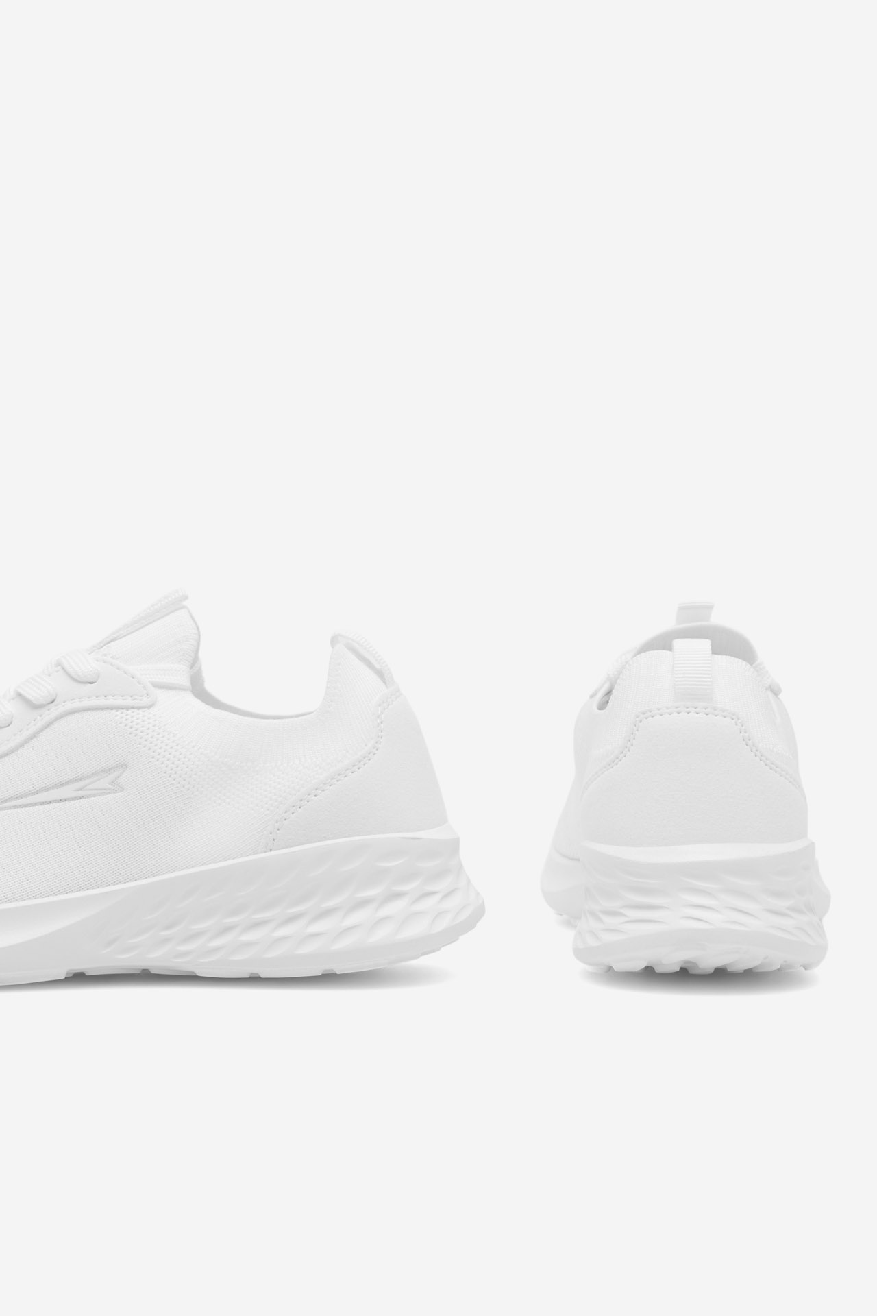 Спортни обувки БЯЛ