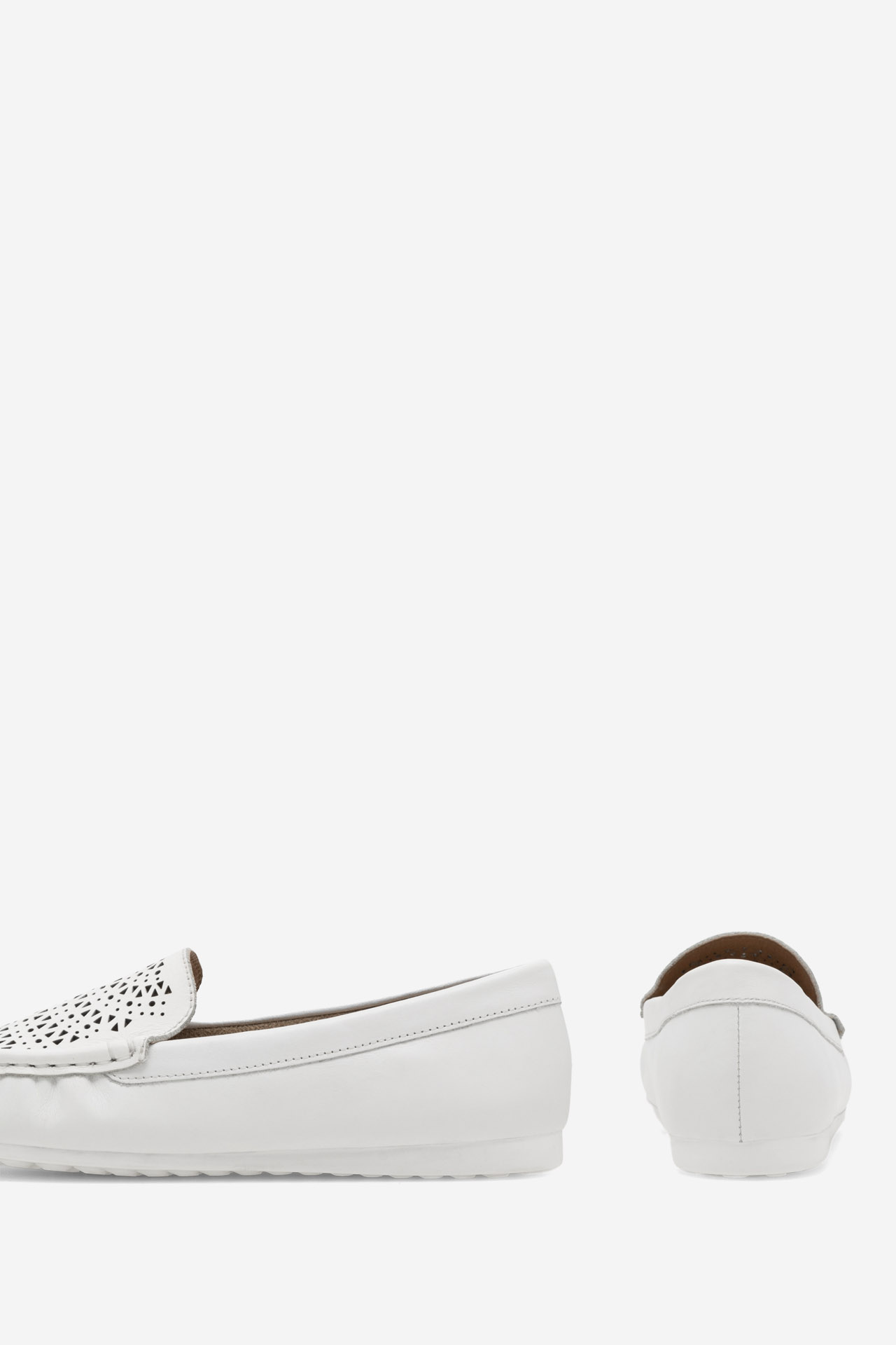 Pantofi închiși ALB