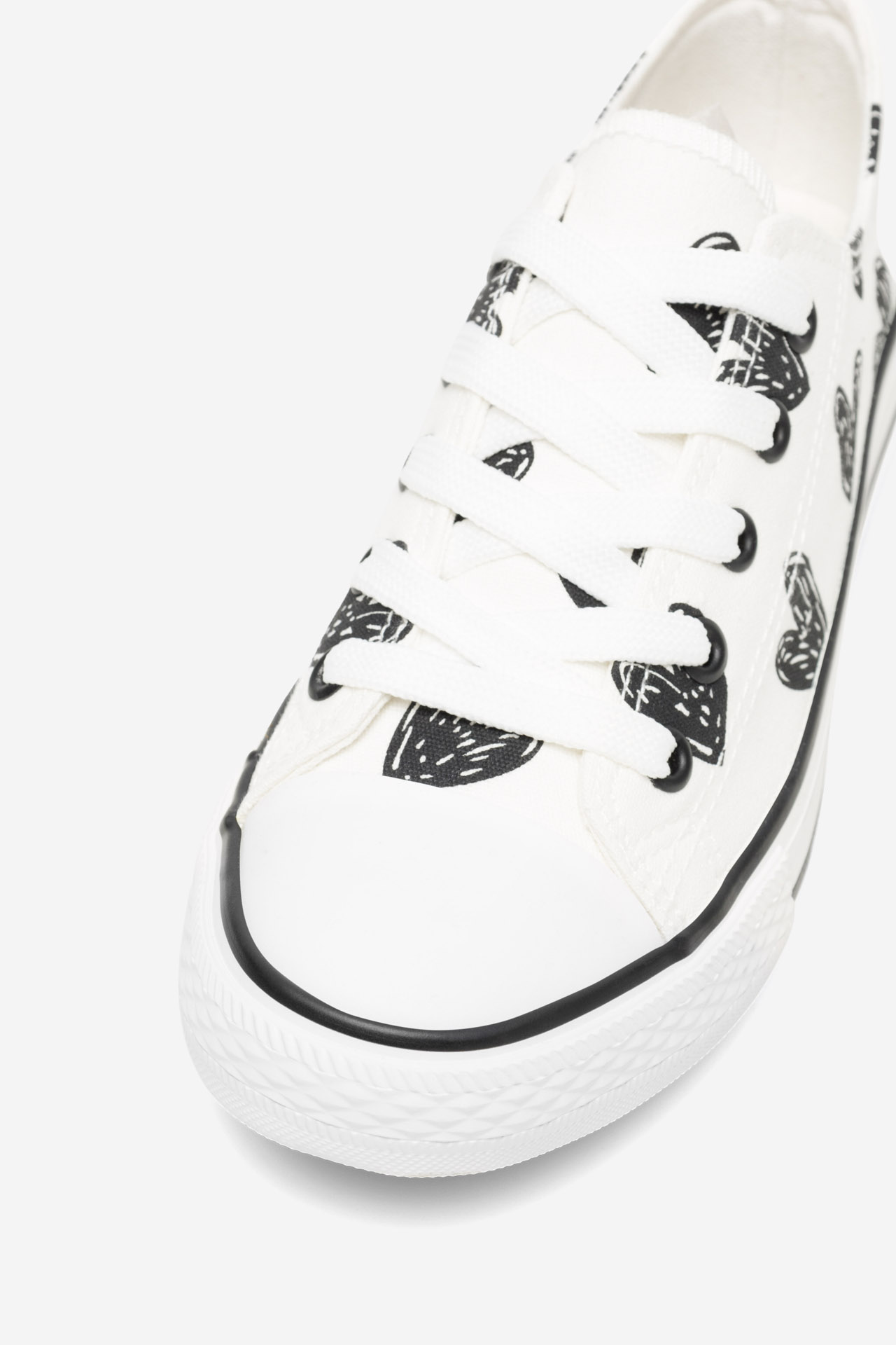 Platnene superge Črna