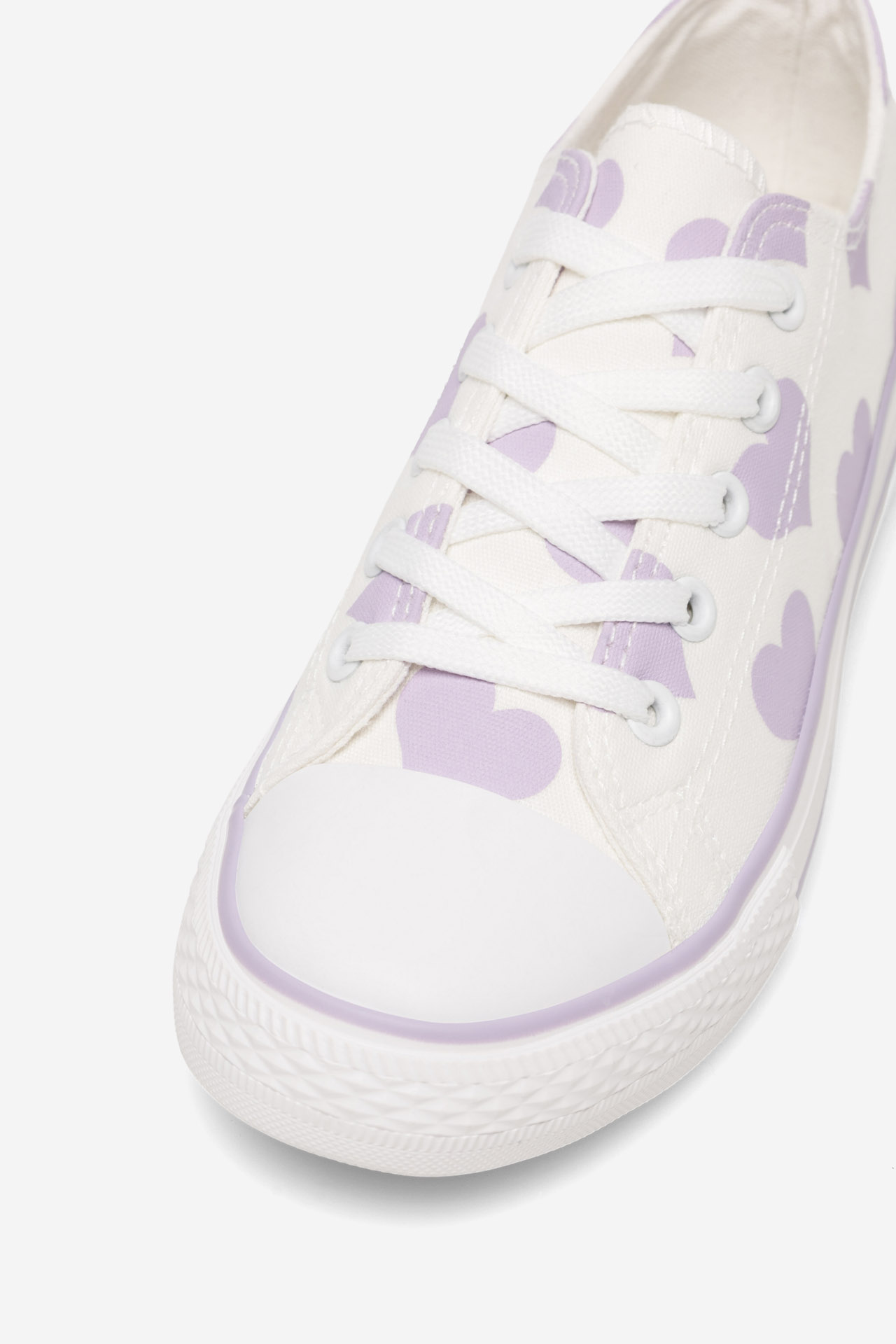 Platnene superge Bela