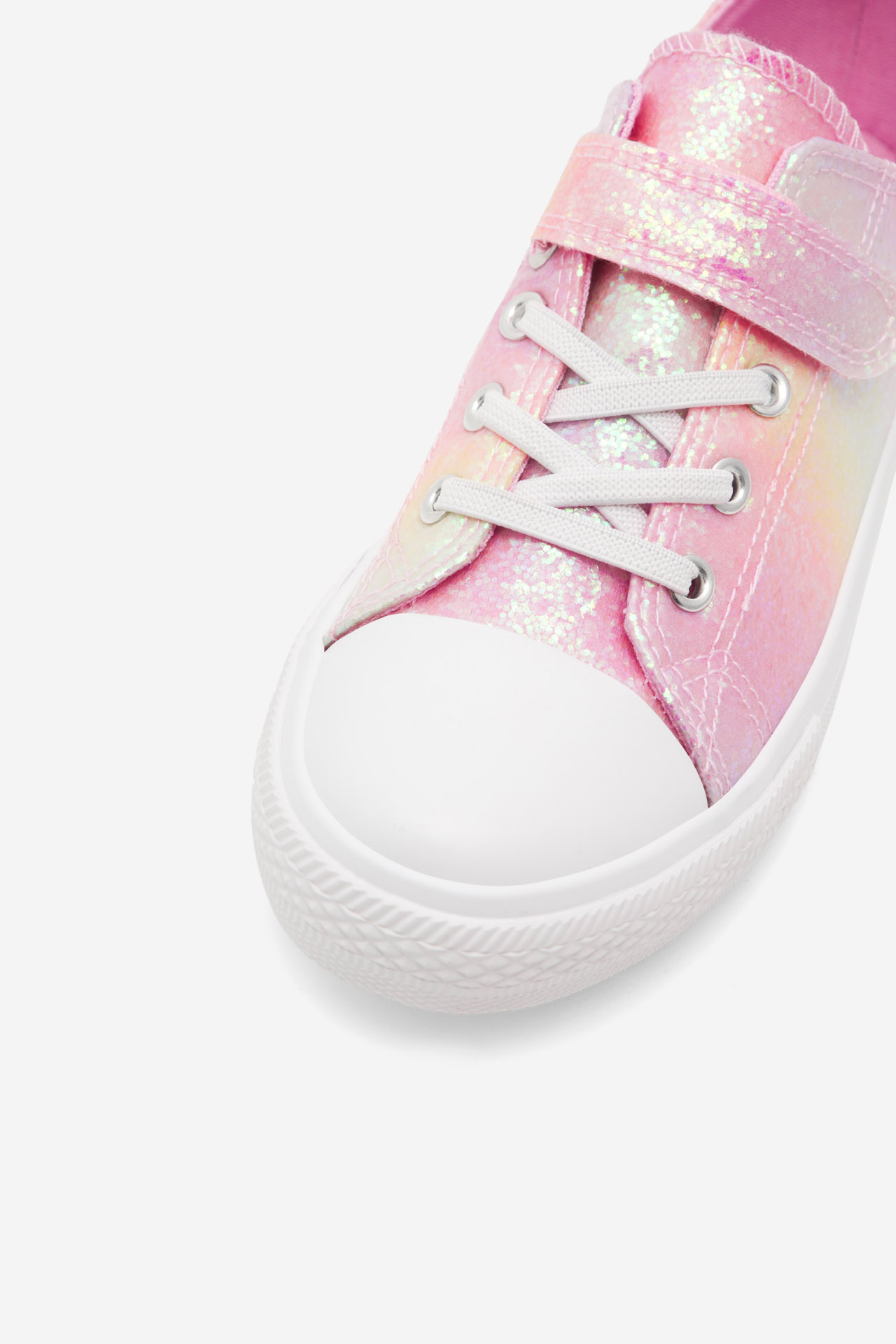 Platnene superge Pisano