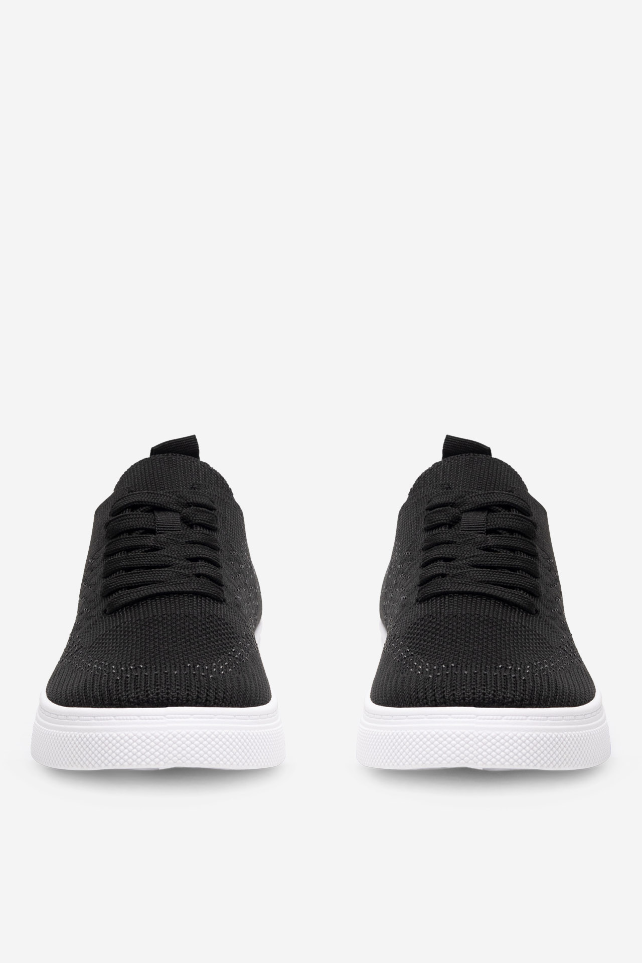 Platnene superge Črna