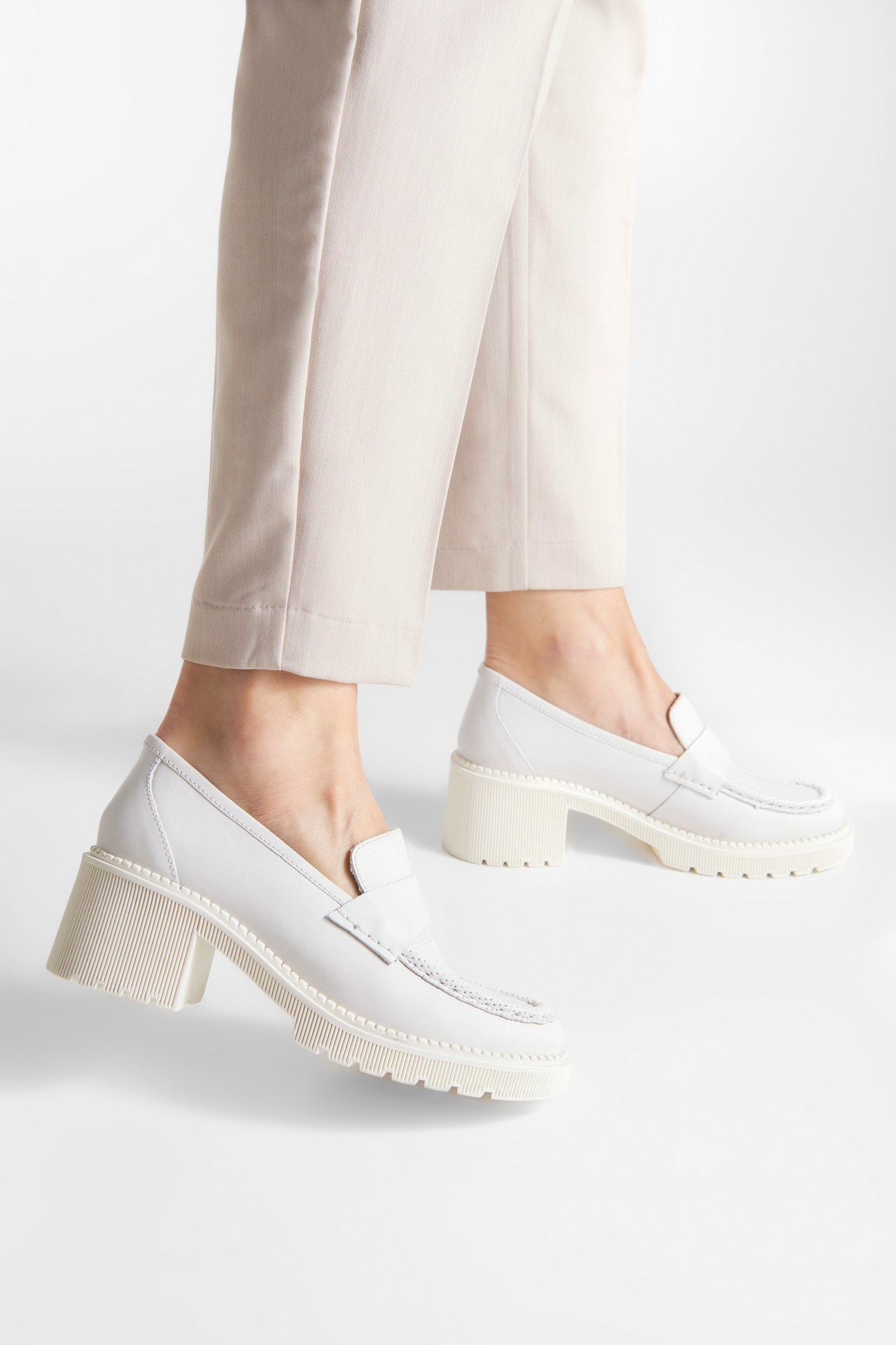 Polobotka SLONOVÁ KOST