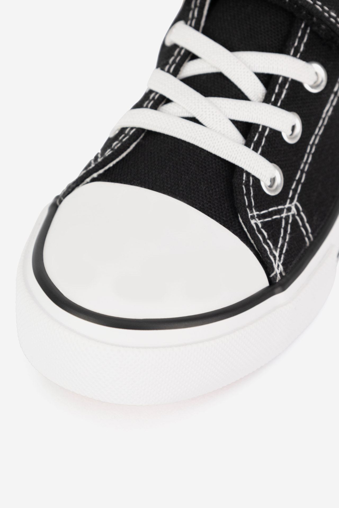 Platnene superge Črna