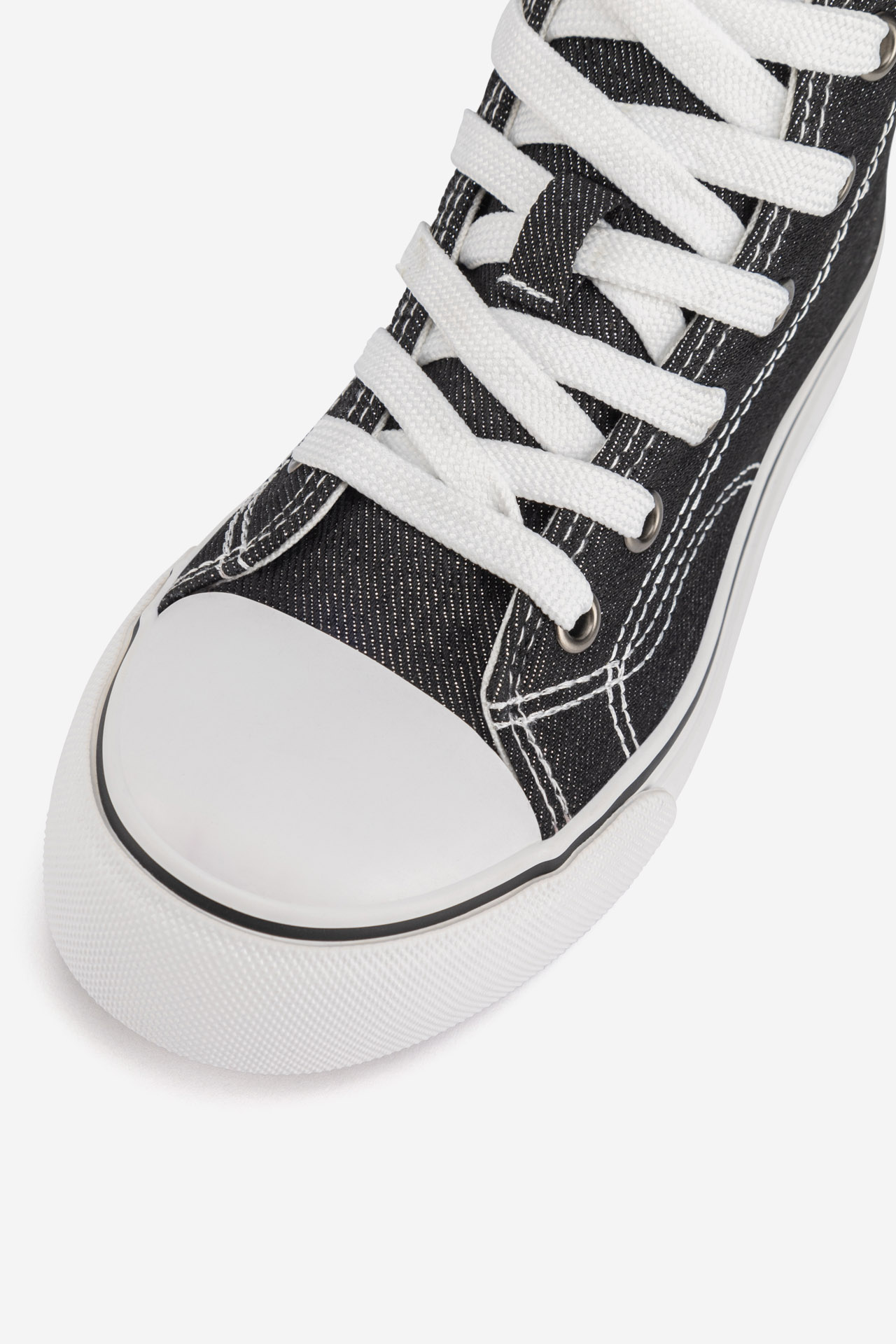 Platnene superge Črna