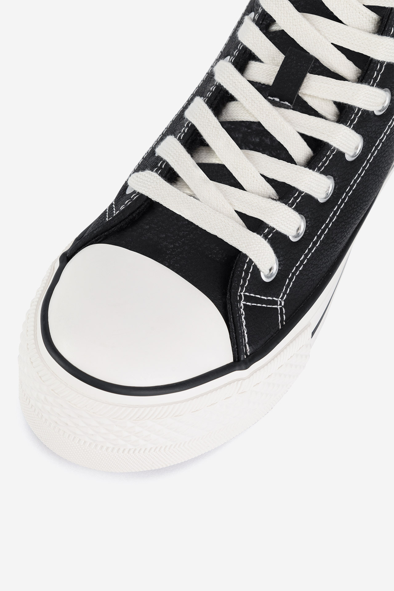 Platnene superge Črna