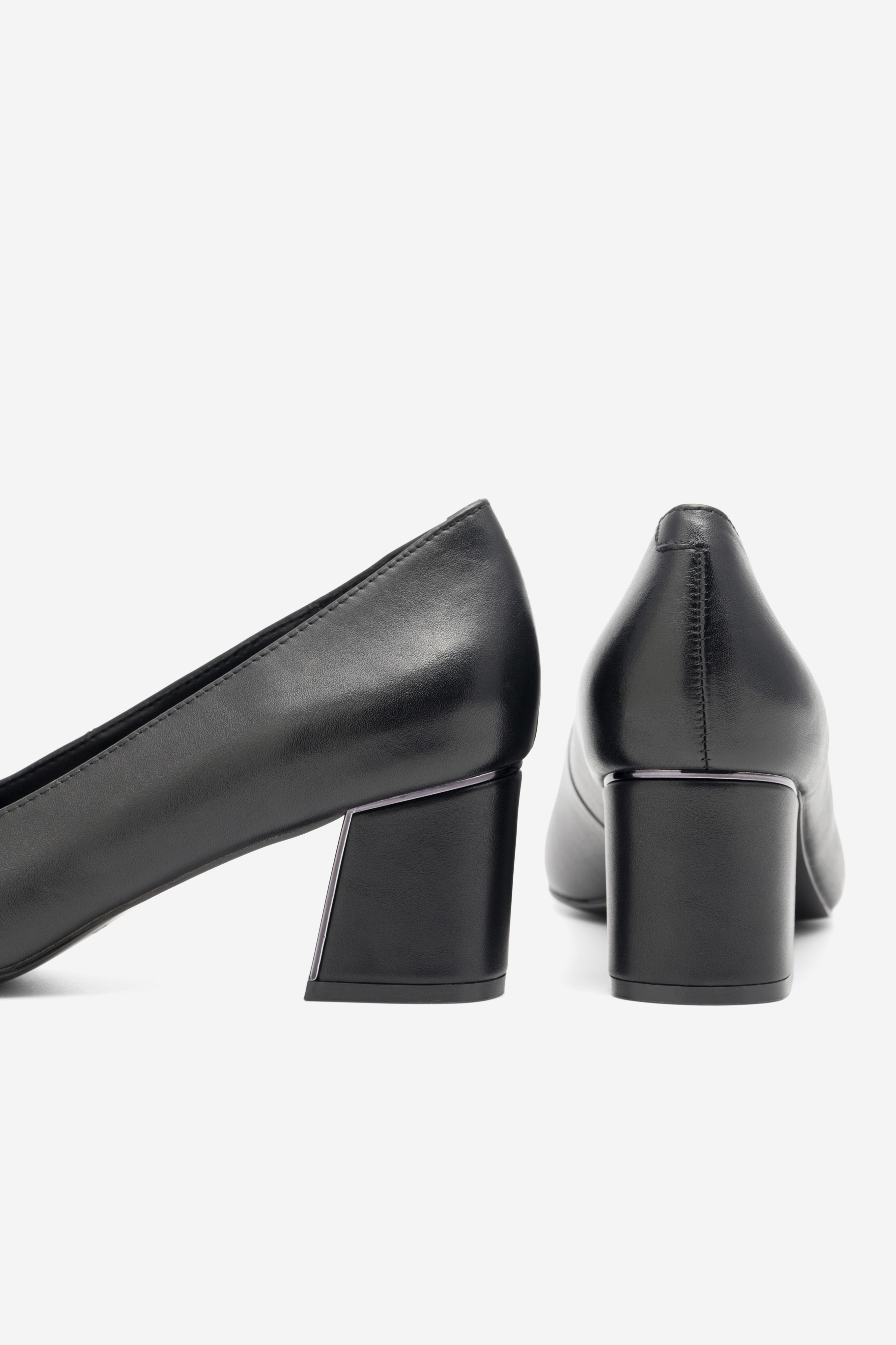 Pantofi cu toc NEGRU