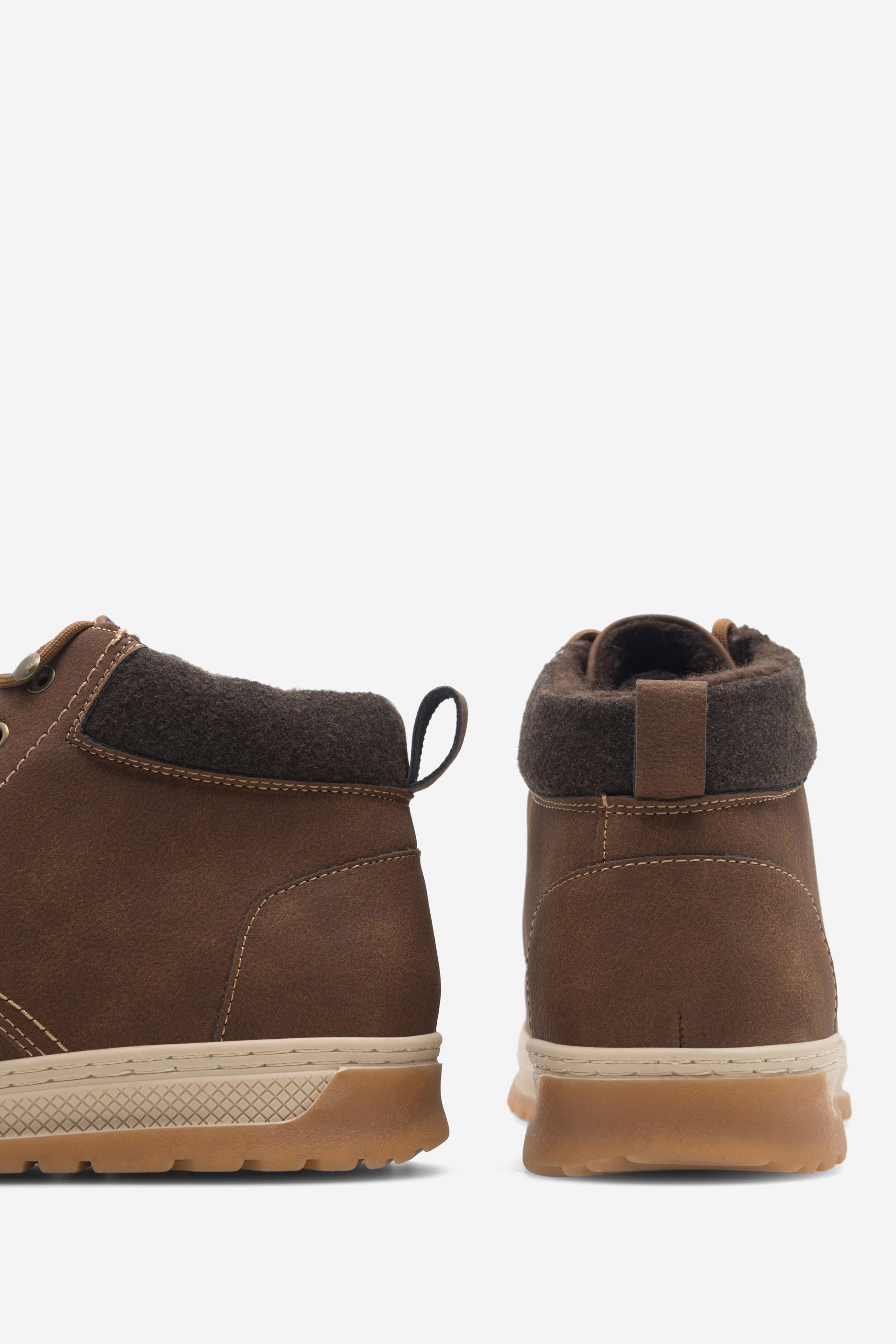 Gležnjarji z vezalkami Rjava