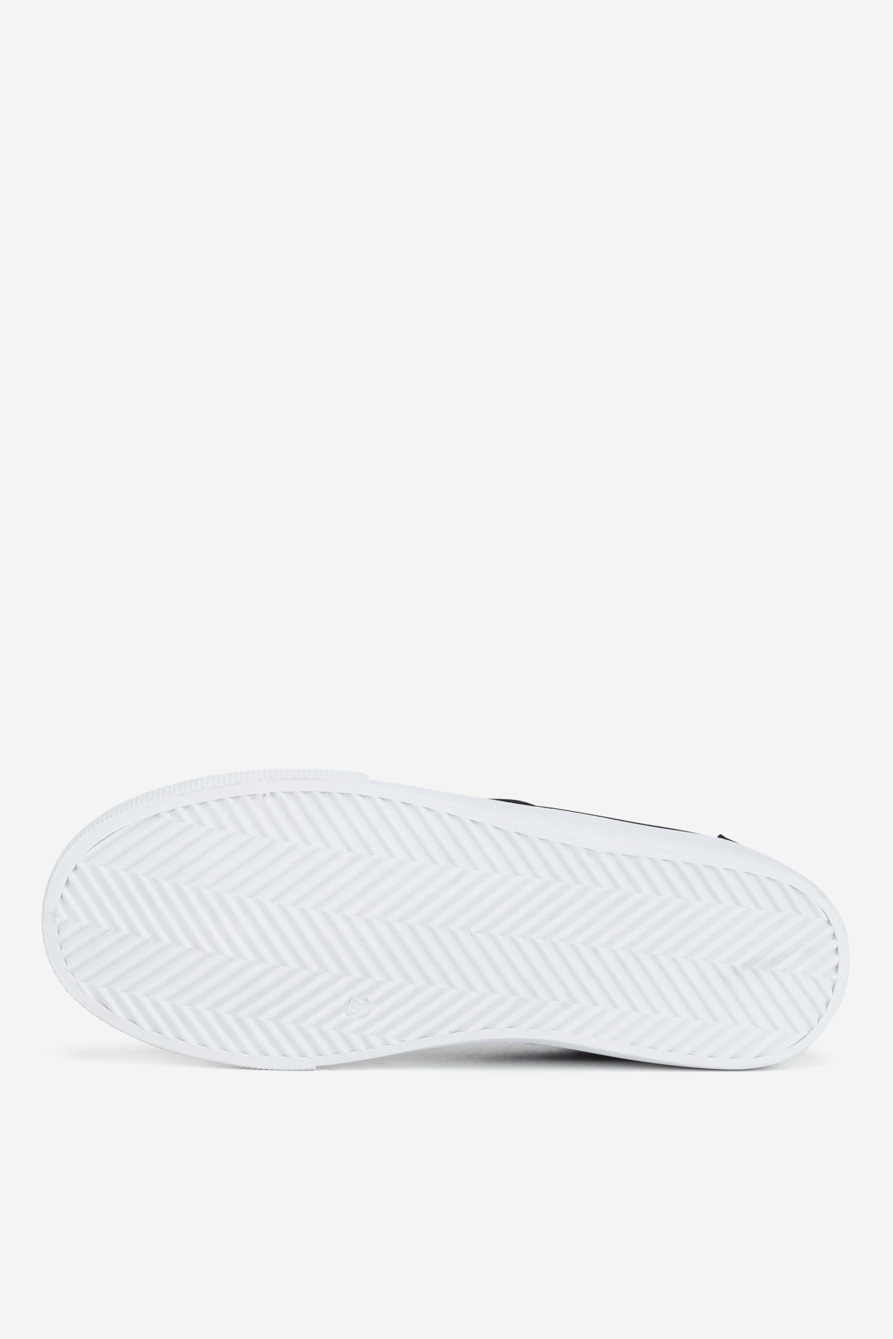 Platnene superge Črna