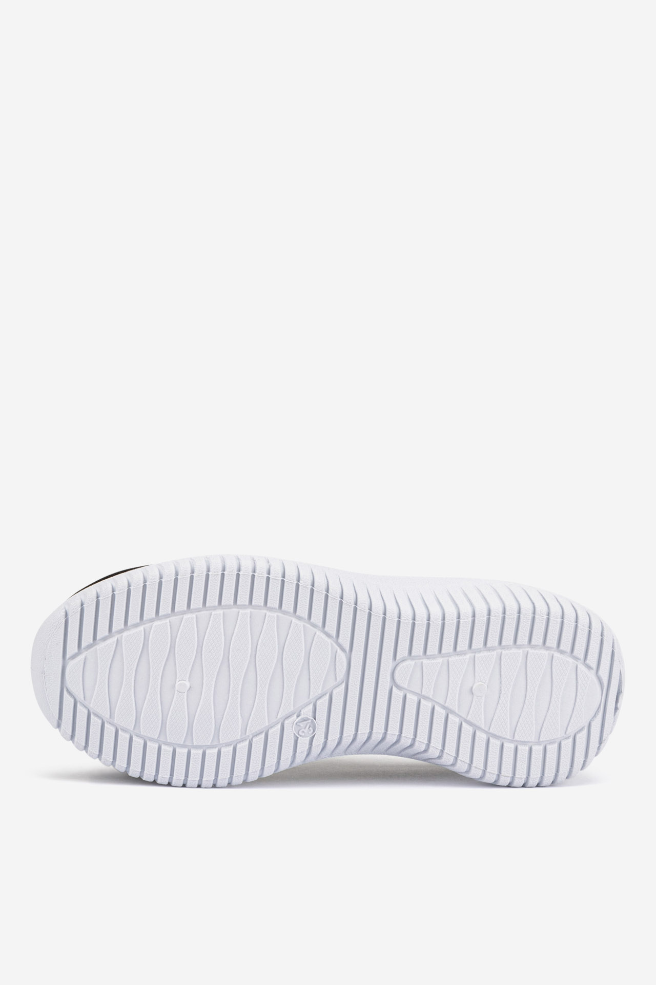 Platnene superge Črna