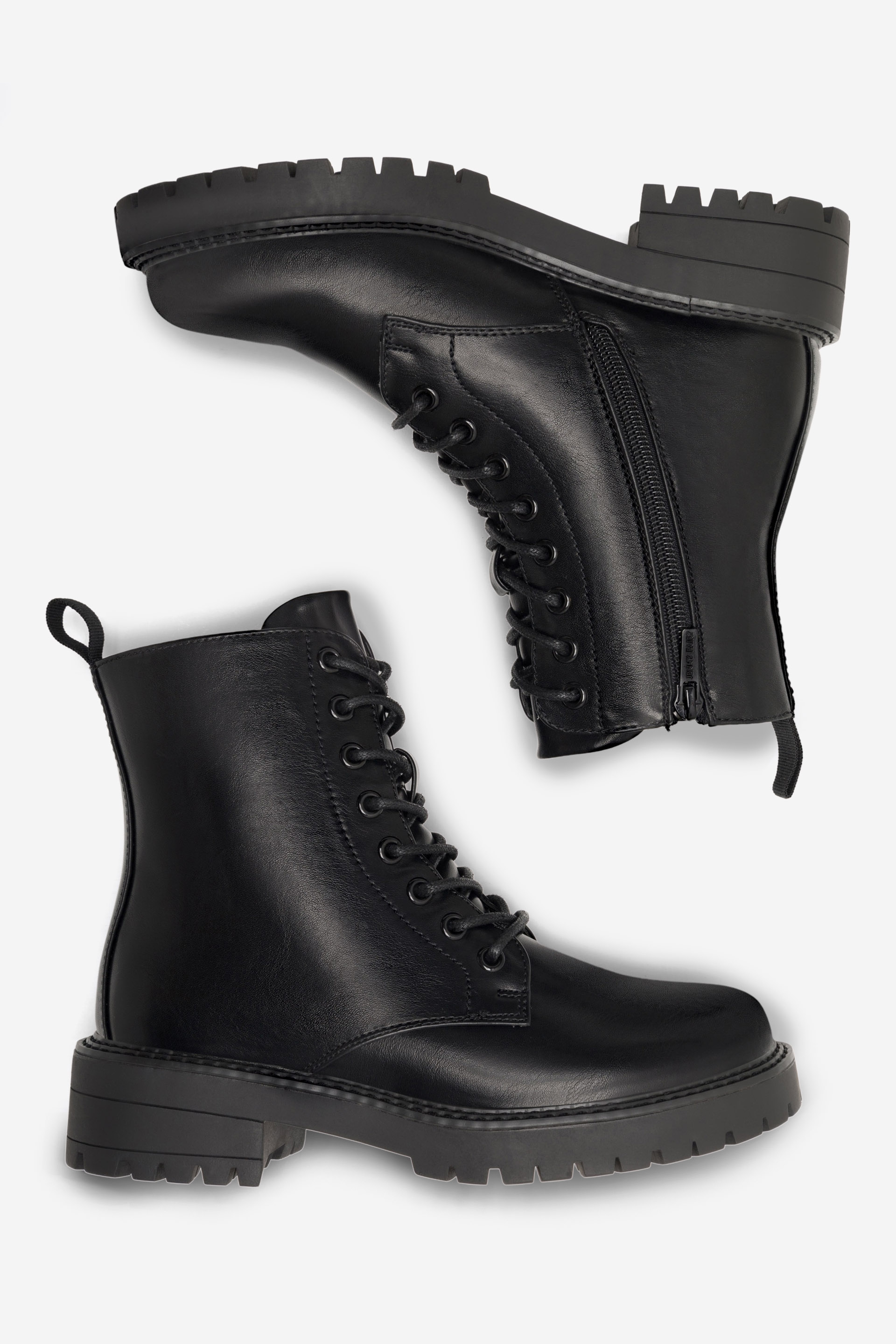 Šněrovací vyšší obuv ČERNÁ