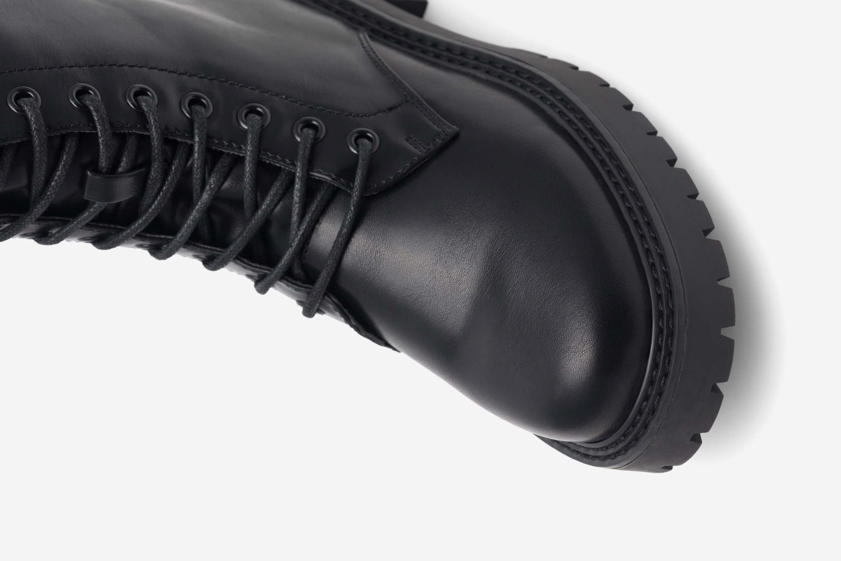 Šněrovací vyšší obuv ČERNÁ