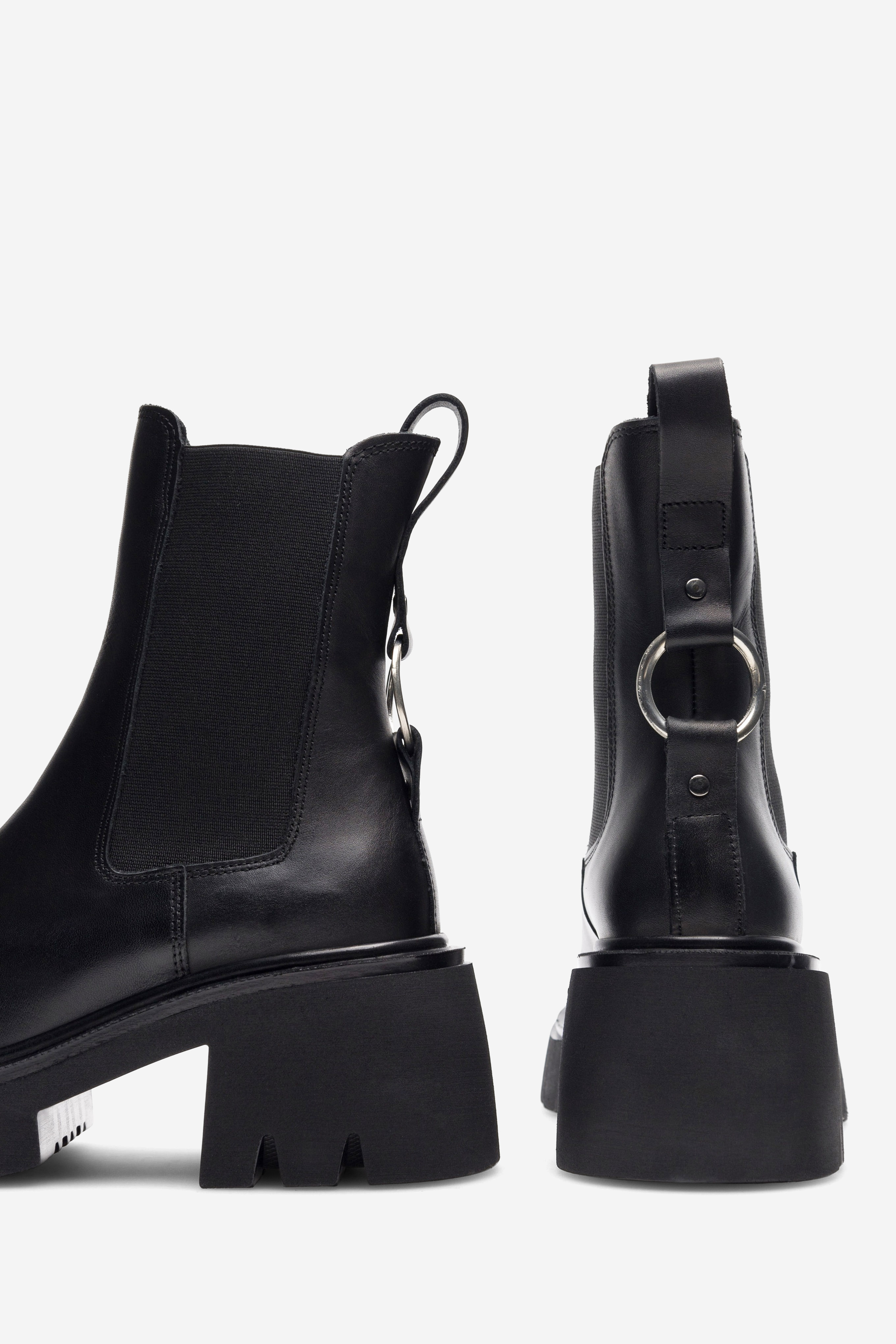 Kotníková obuv ČERNÁ