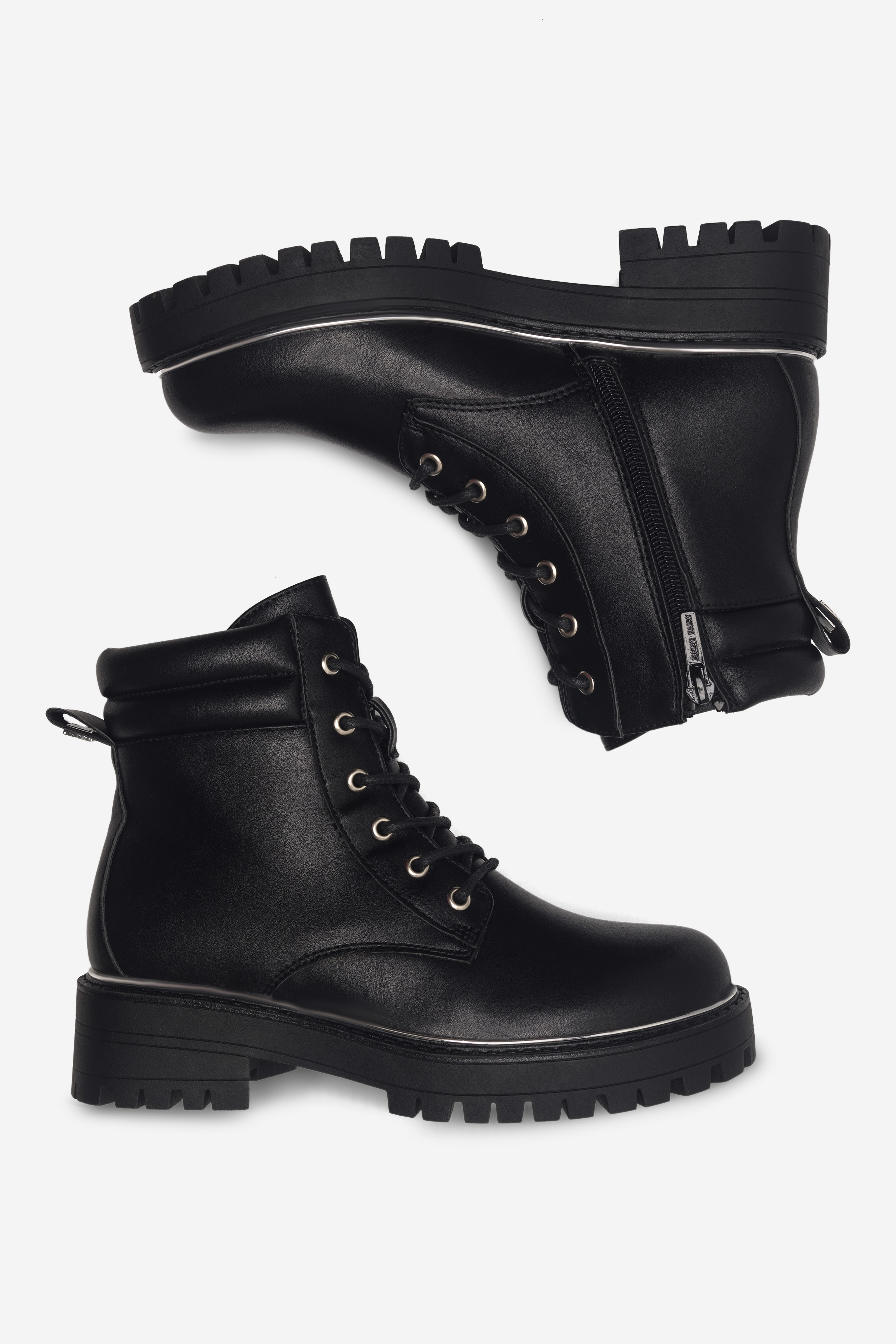 Šněrovací vyšší obuv ČERNÁ