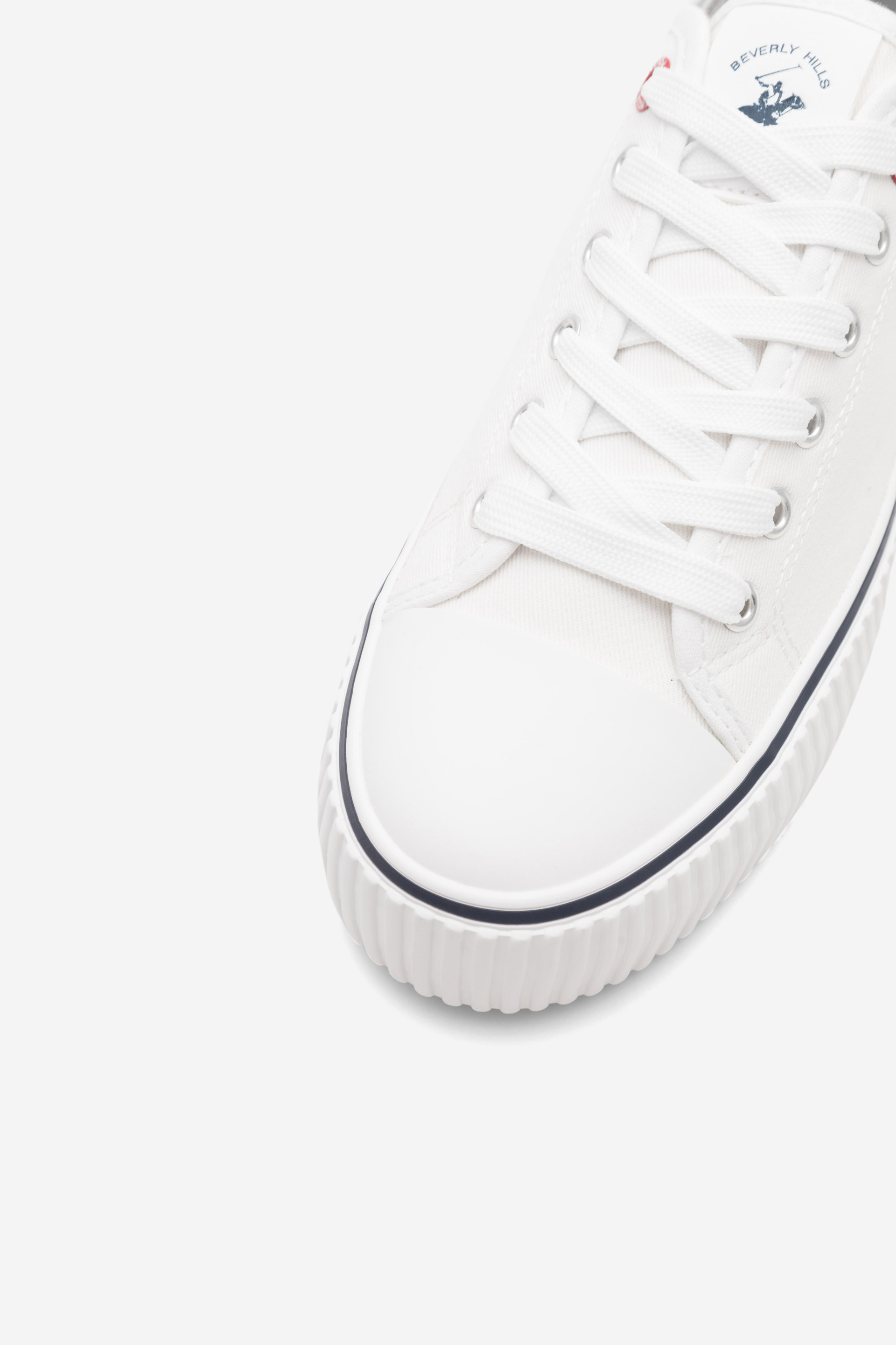 Platnene superge Bela