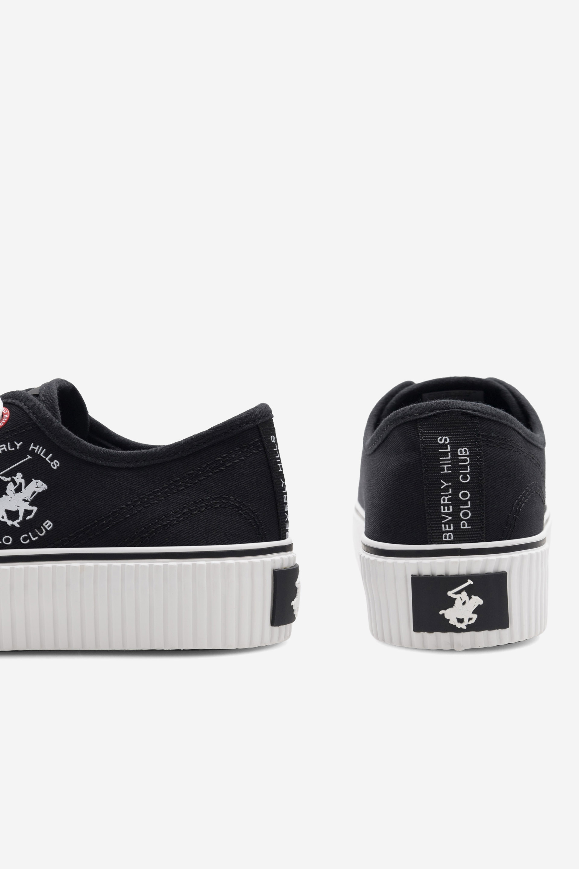 Platnene superge Črna