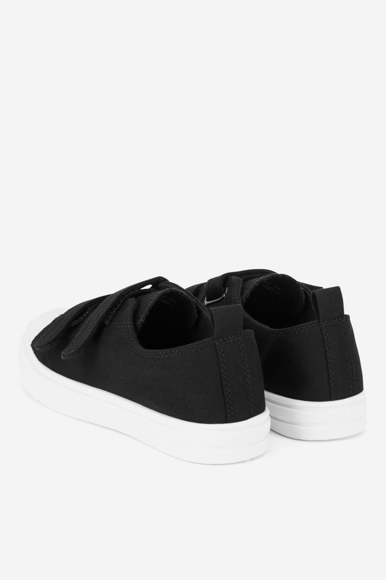 Platnene superge Črna