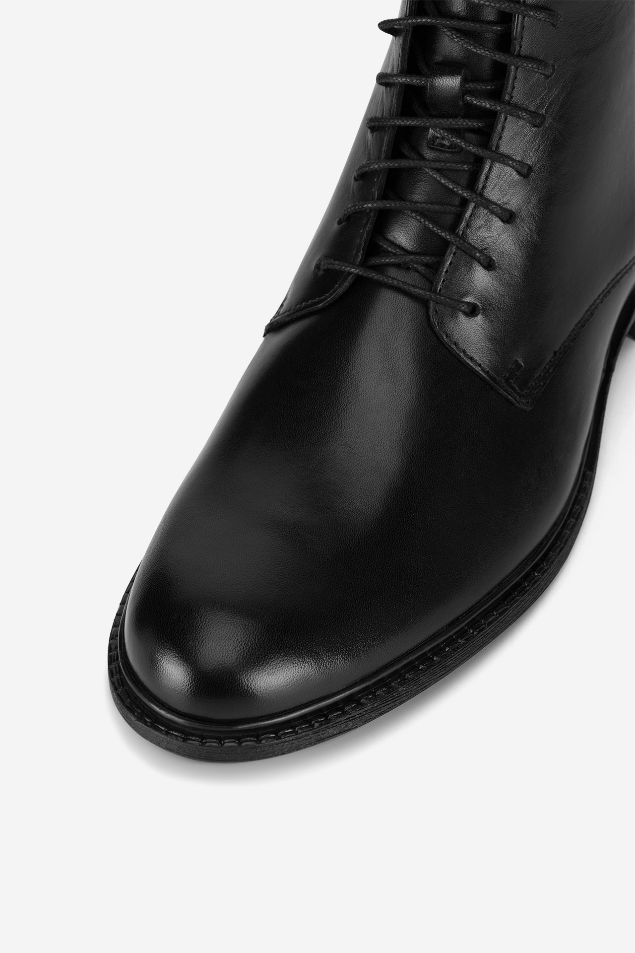 Šněrovací vyšší obuv ČERNÁ