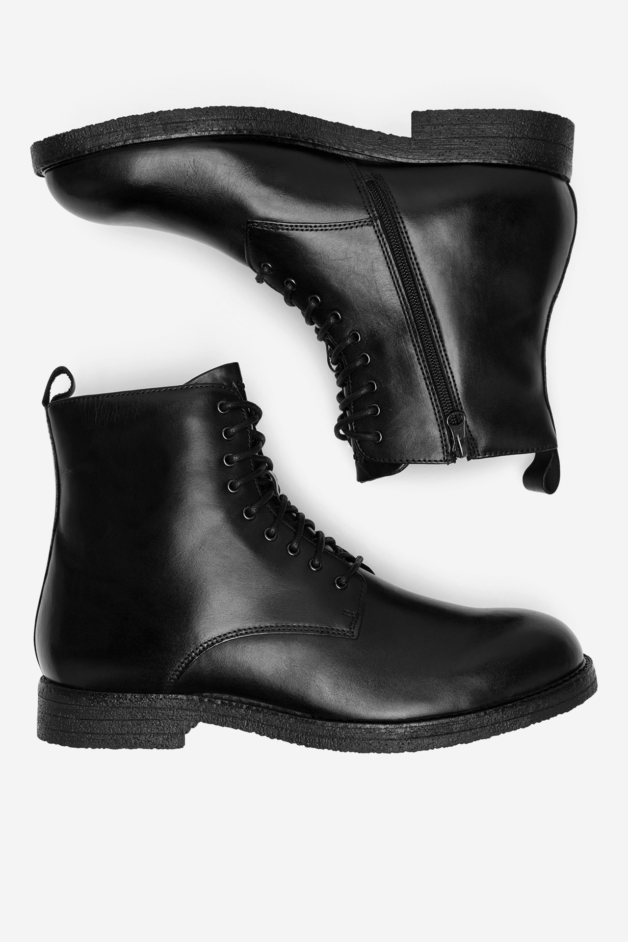 Šněrovací vyšší obuv ČERNÁ