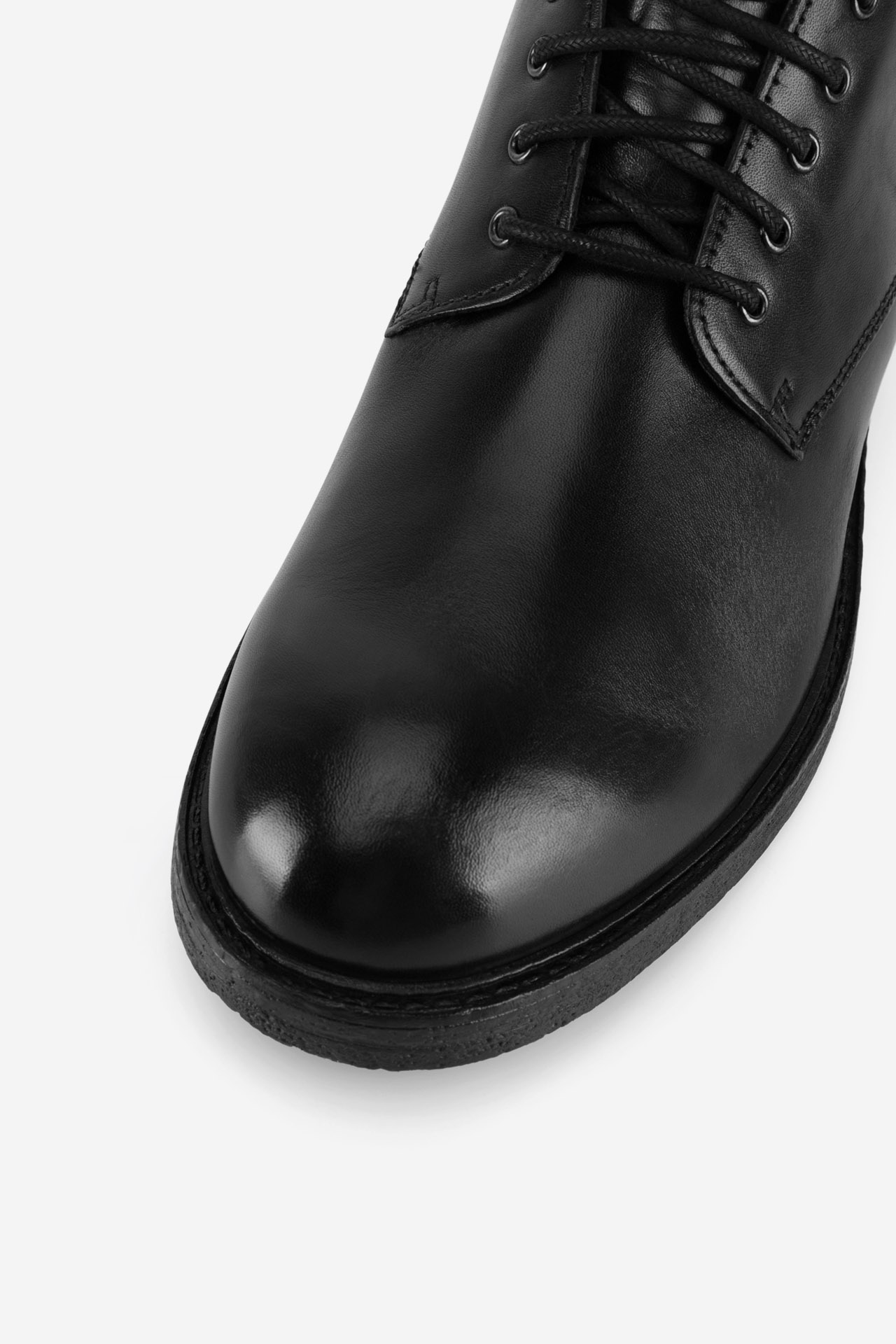 Šněrovací vyšší obuv ČERNÁ