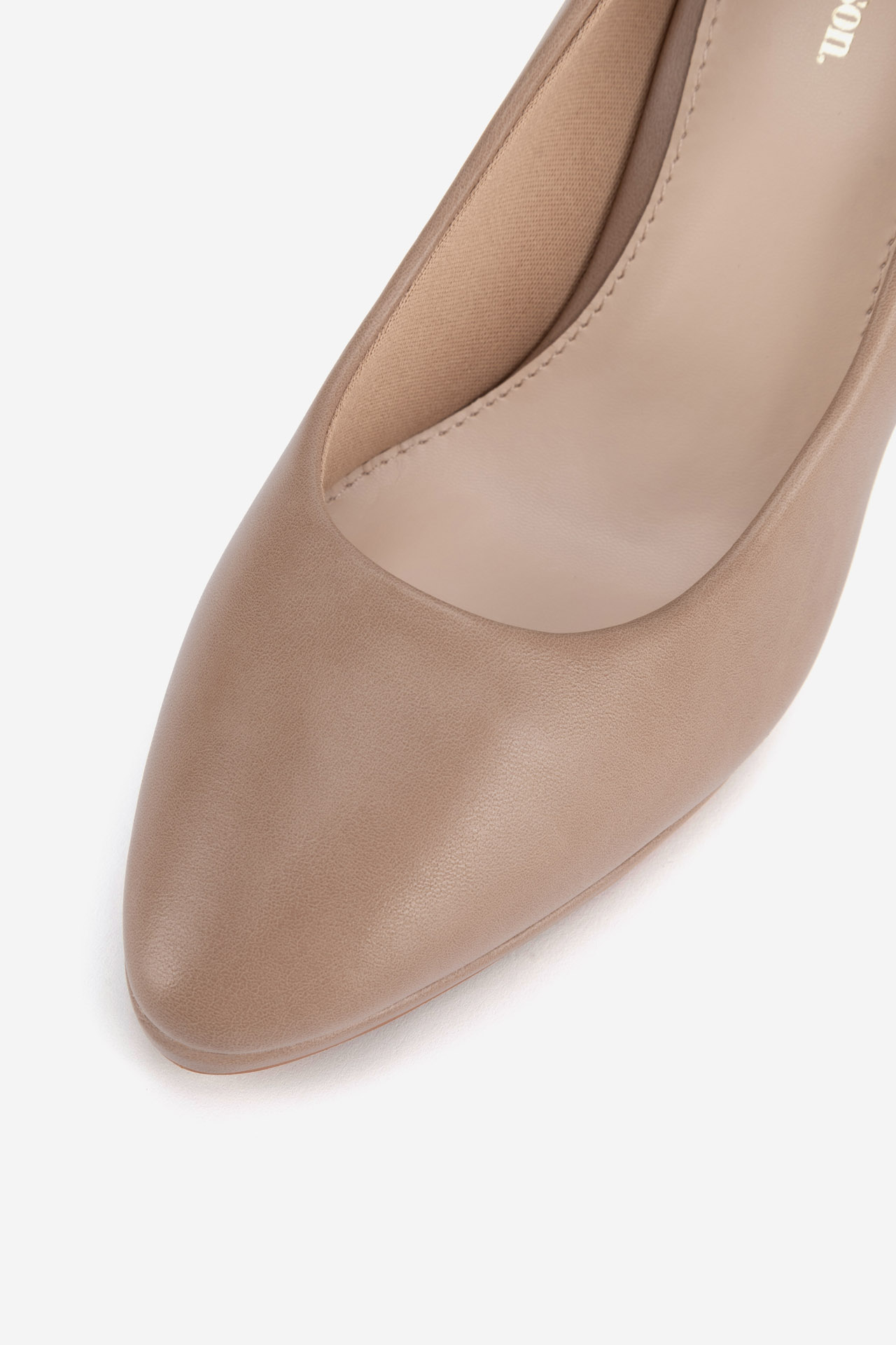 Körömcipő SÖTÉTBÉZS