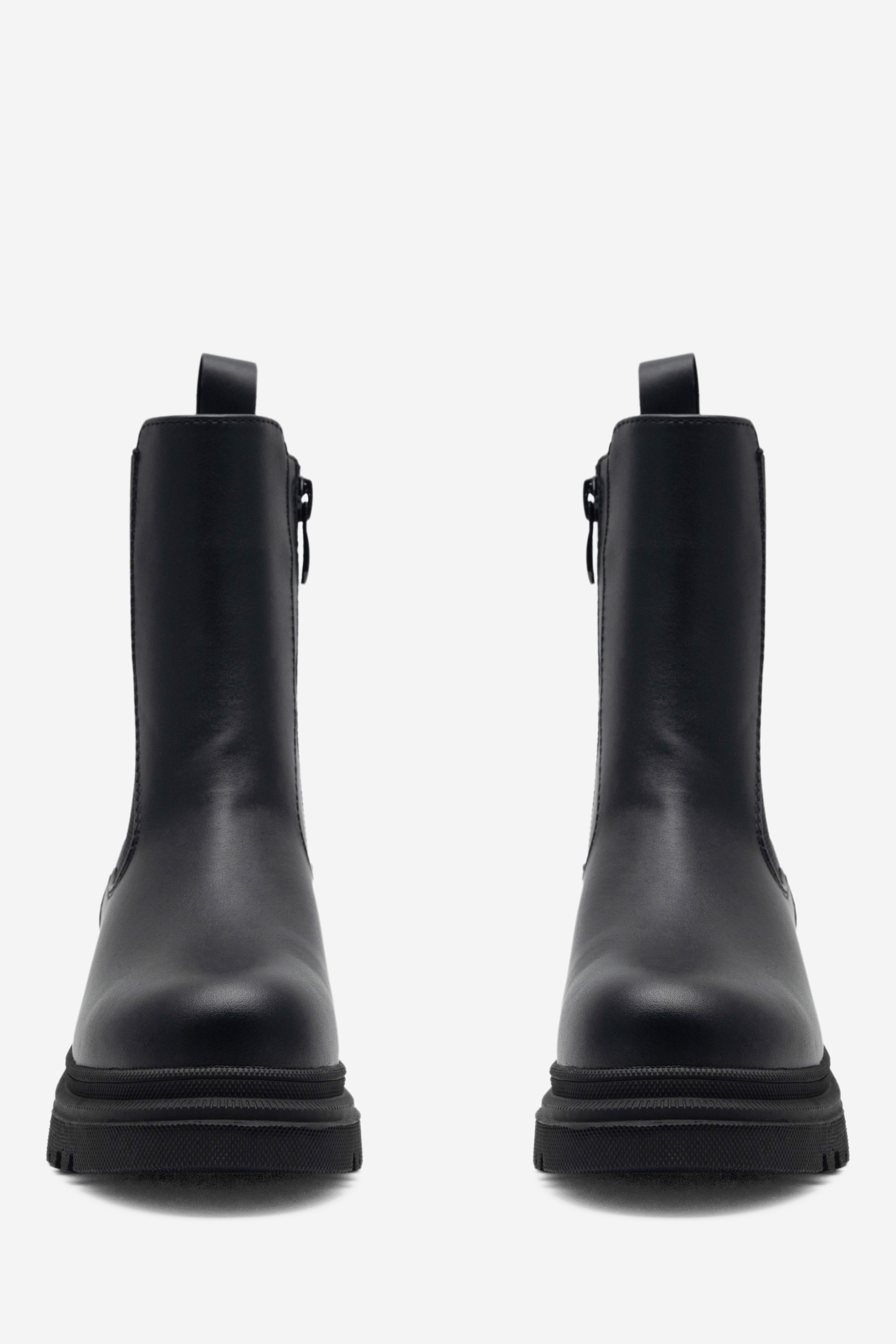 Gležnjarji chelsea Črna