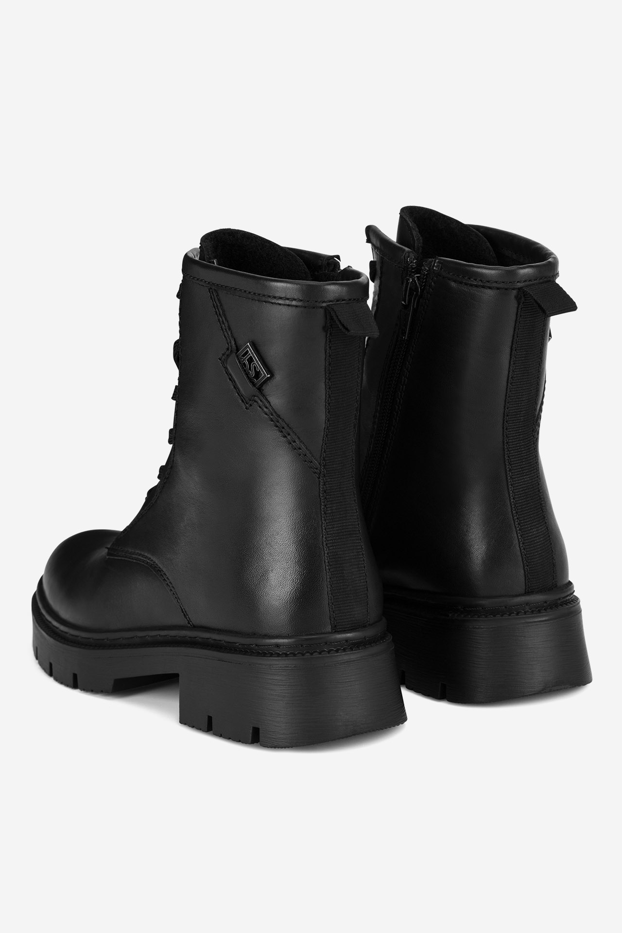 Šněrovací vyšší obuv ČERNÁ